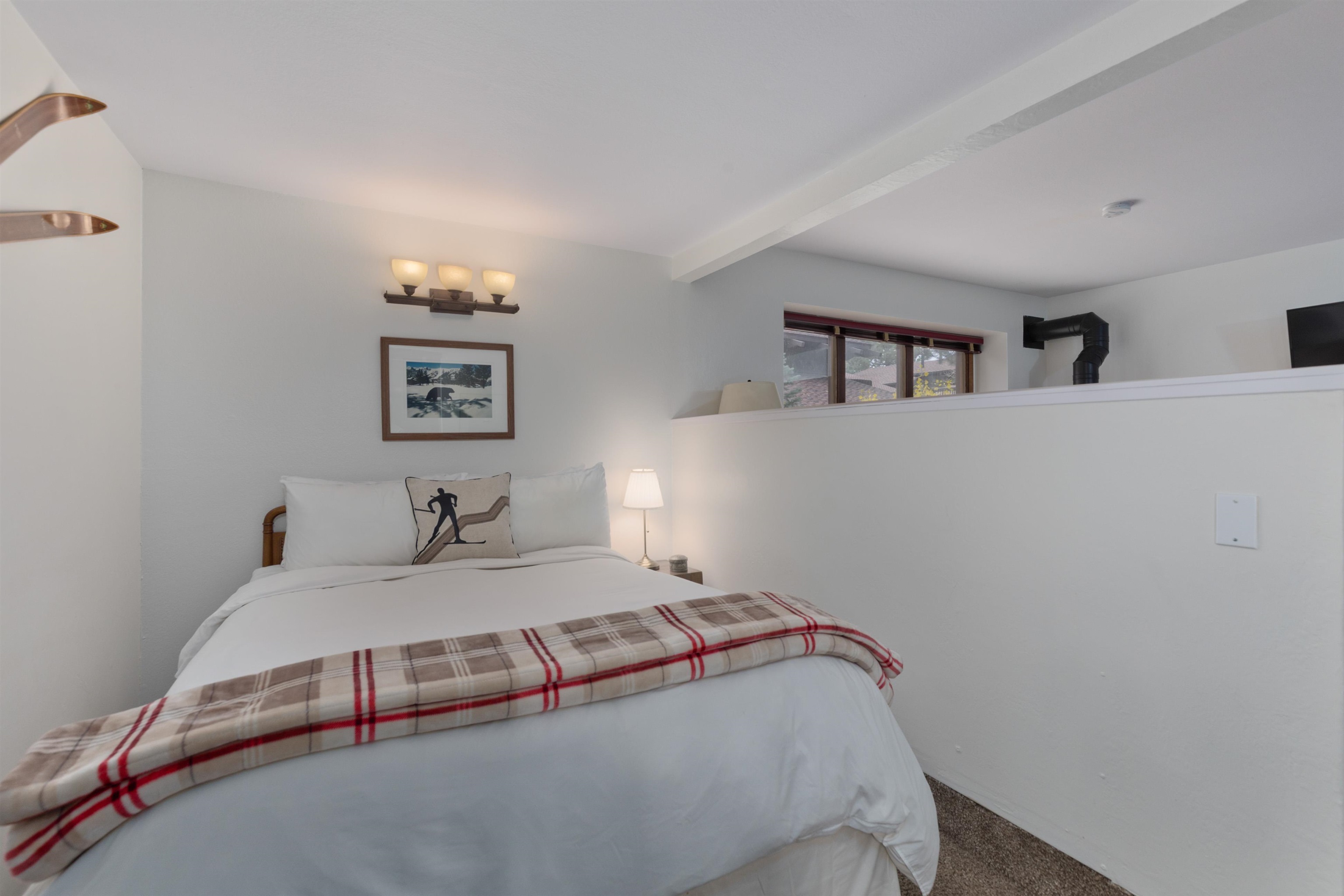 221 Canyon Blvd #102