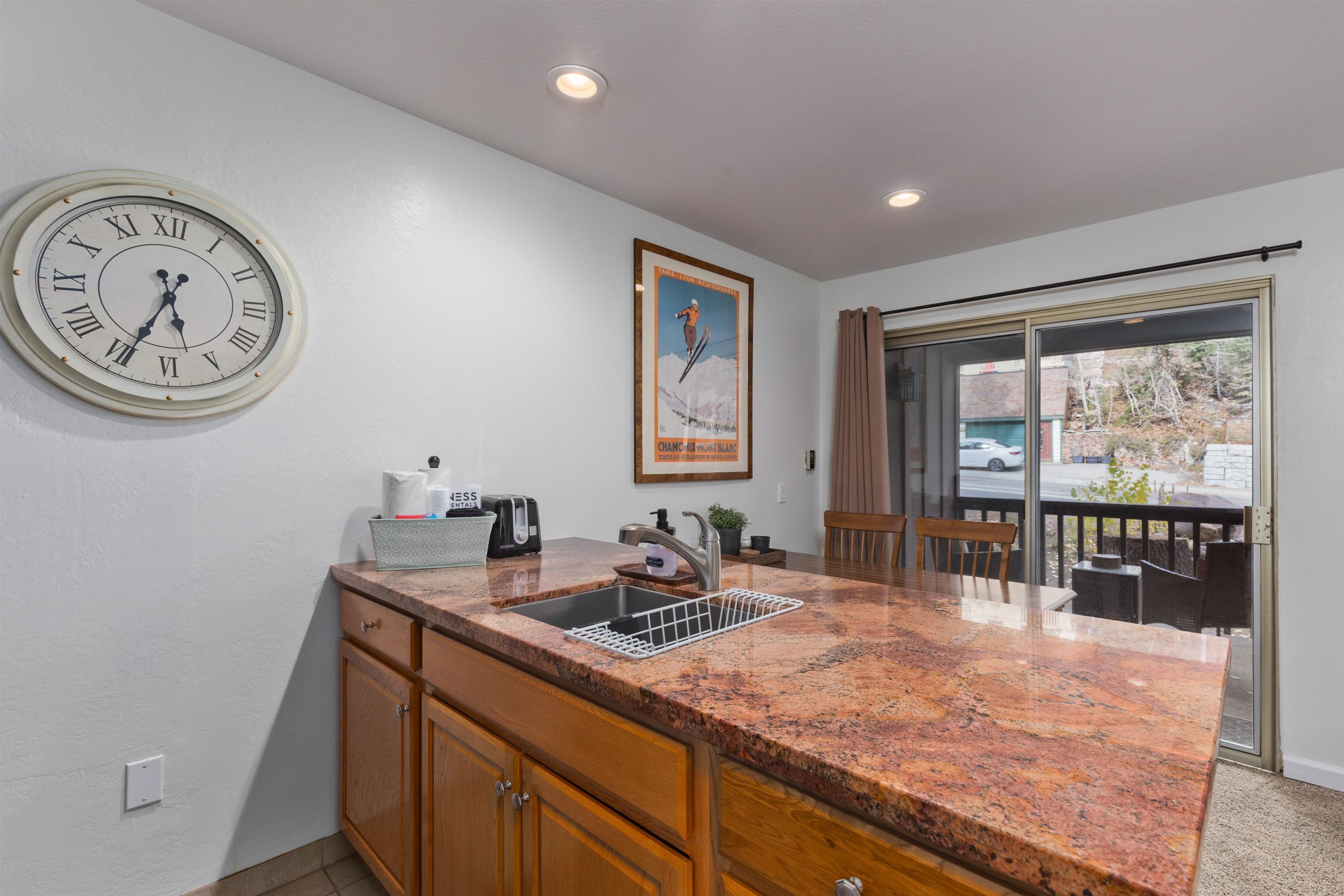 221 Canyon Blvd #102