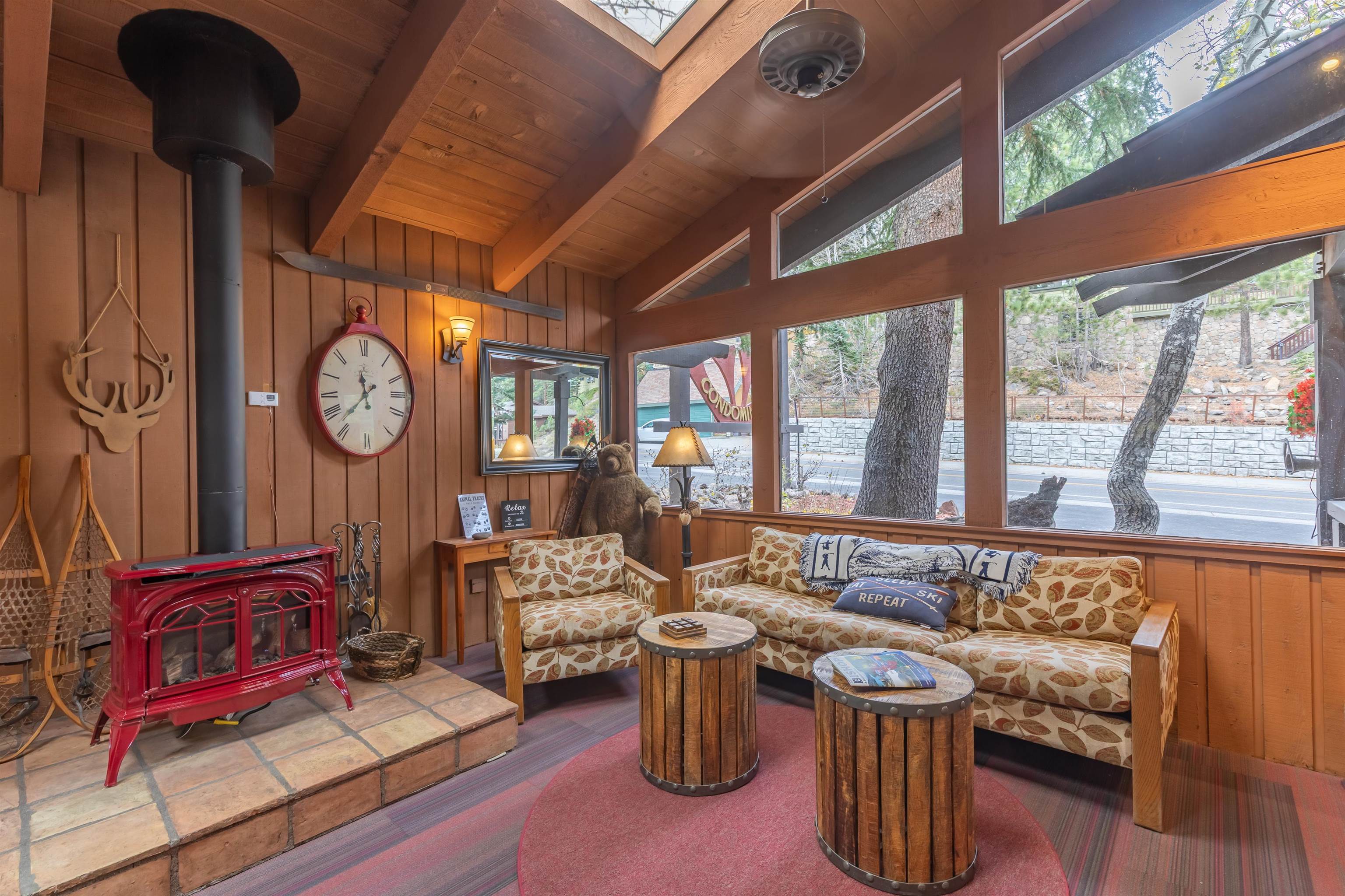 221 Canyon Blvd #102