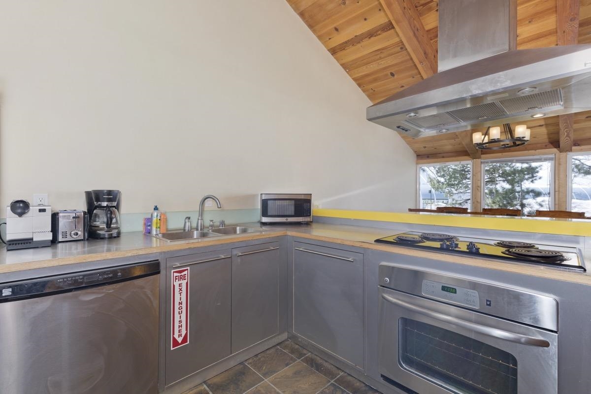 3199 Chateau Rd 22