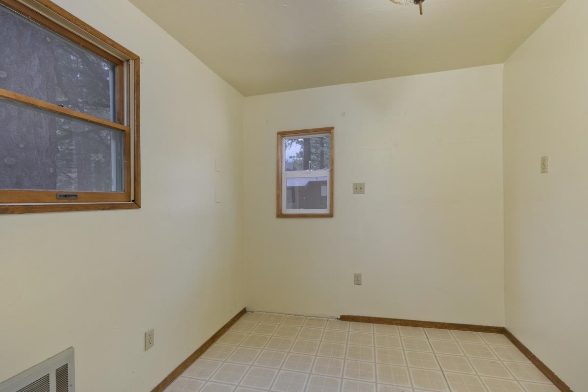 2030 Old Mammoth Road