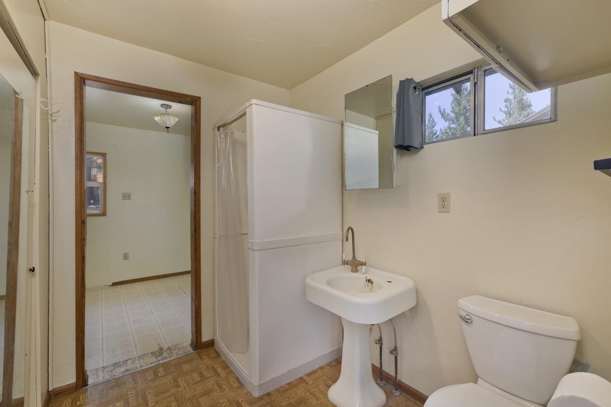 2030 Old Mammoth Road