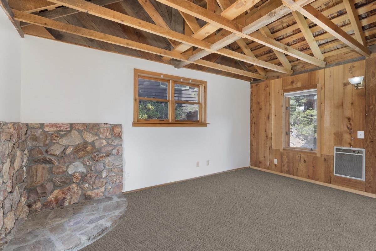 2030 Old Mammoth Road