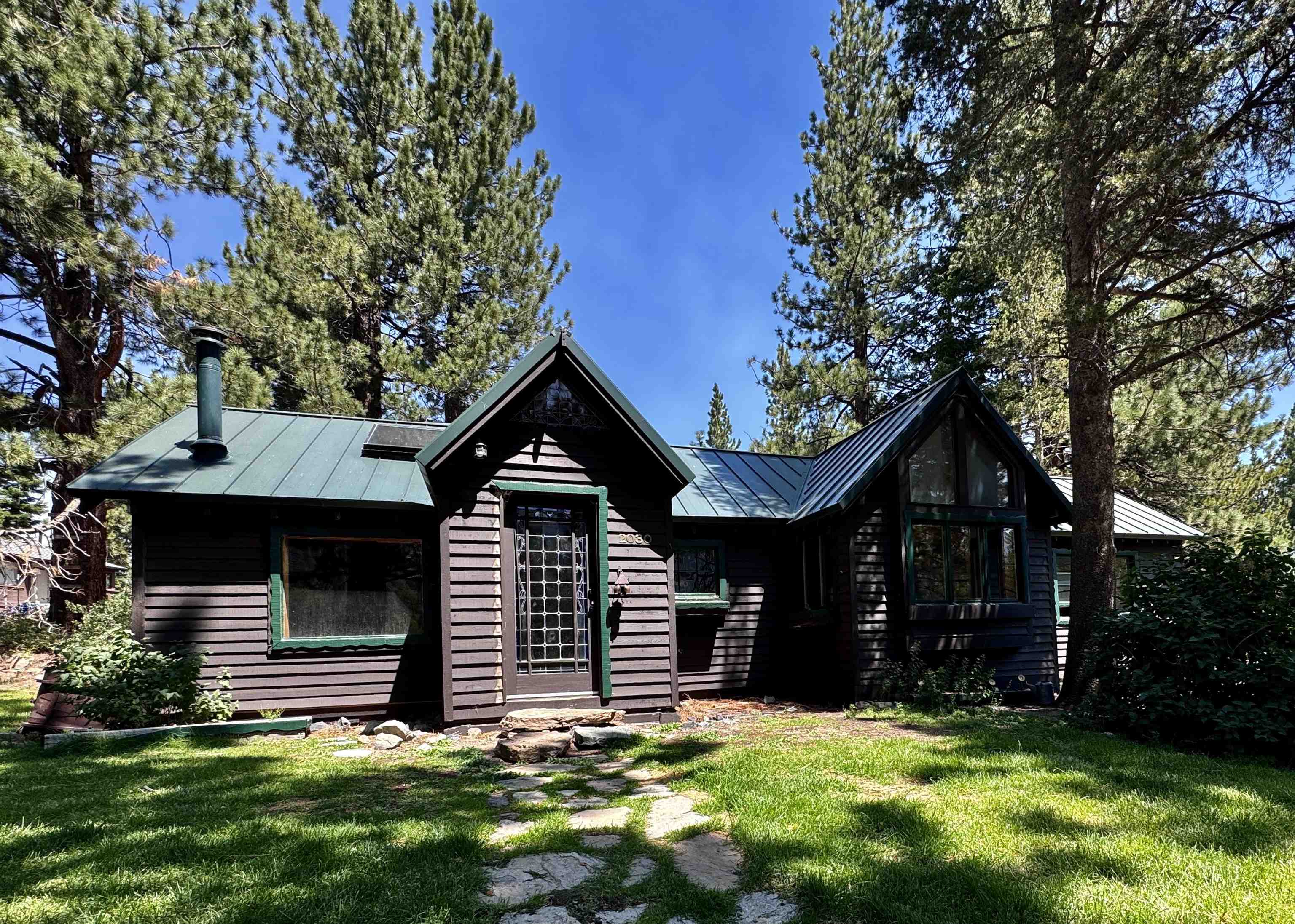 2030 Old Mammoth Road