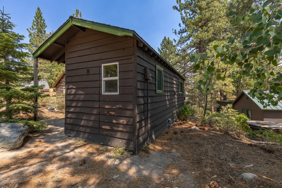 2030 Old Mammoth Road