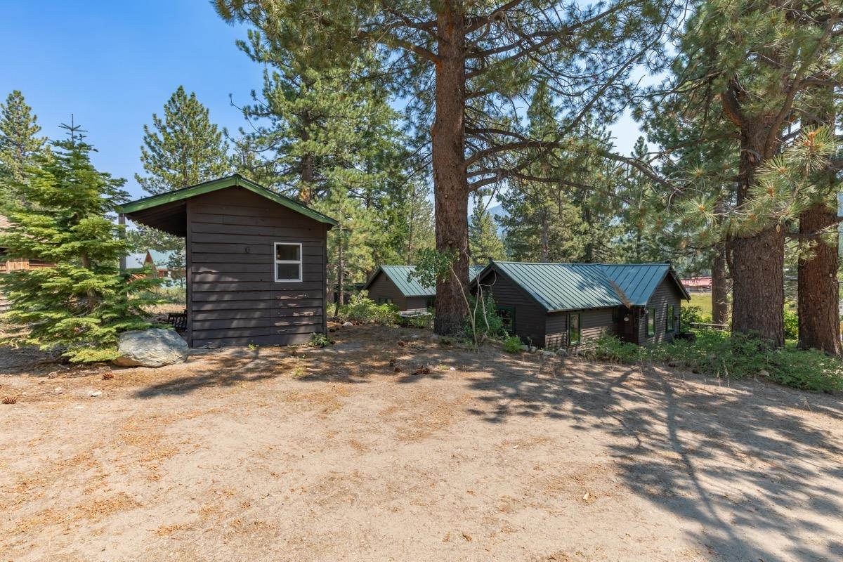2030 Old Mammoth Road
