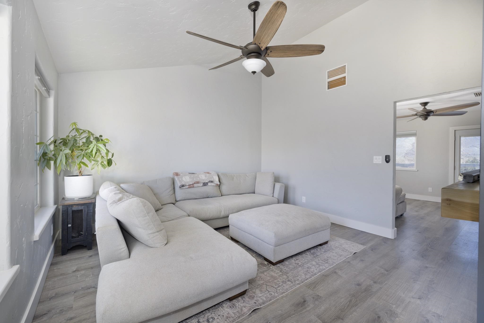 420 Mesa Vista Dr