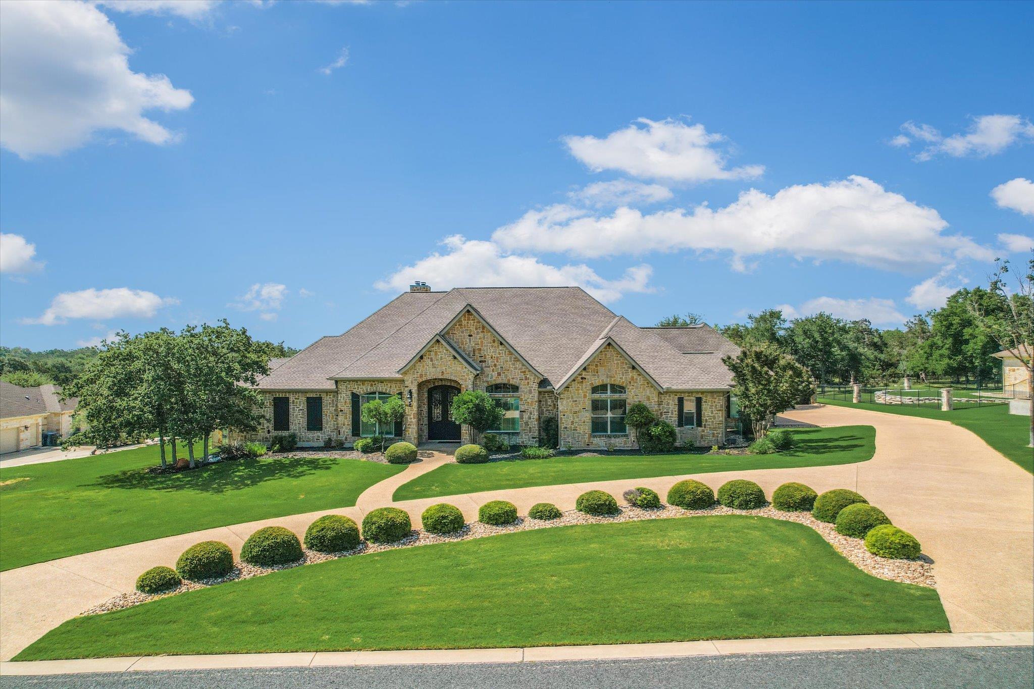 124 Walnut Tree LOOP