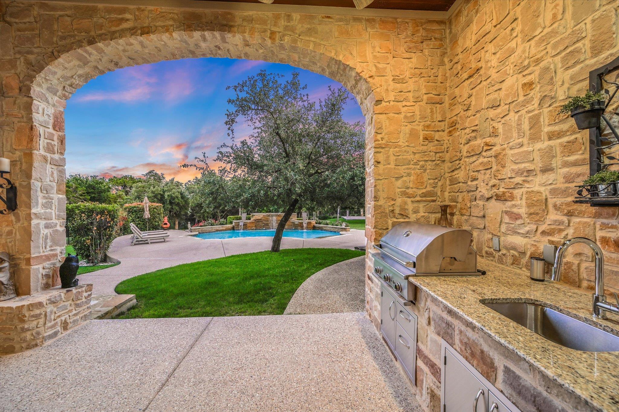 124 Walnut Tree LOOP