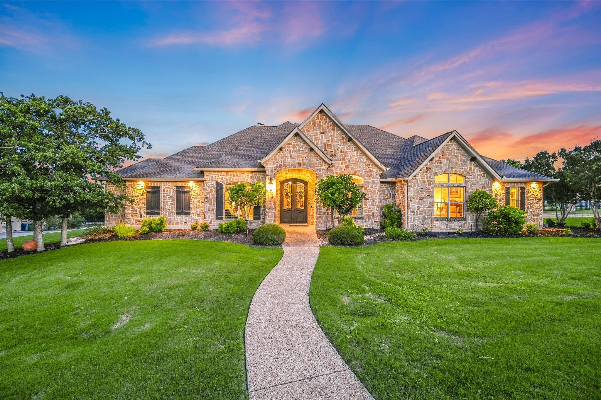 124 Walnut Tree LOOP