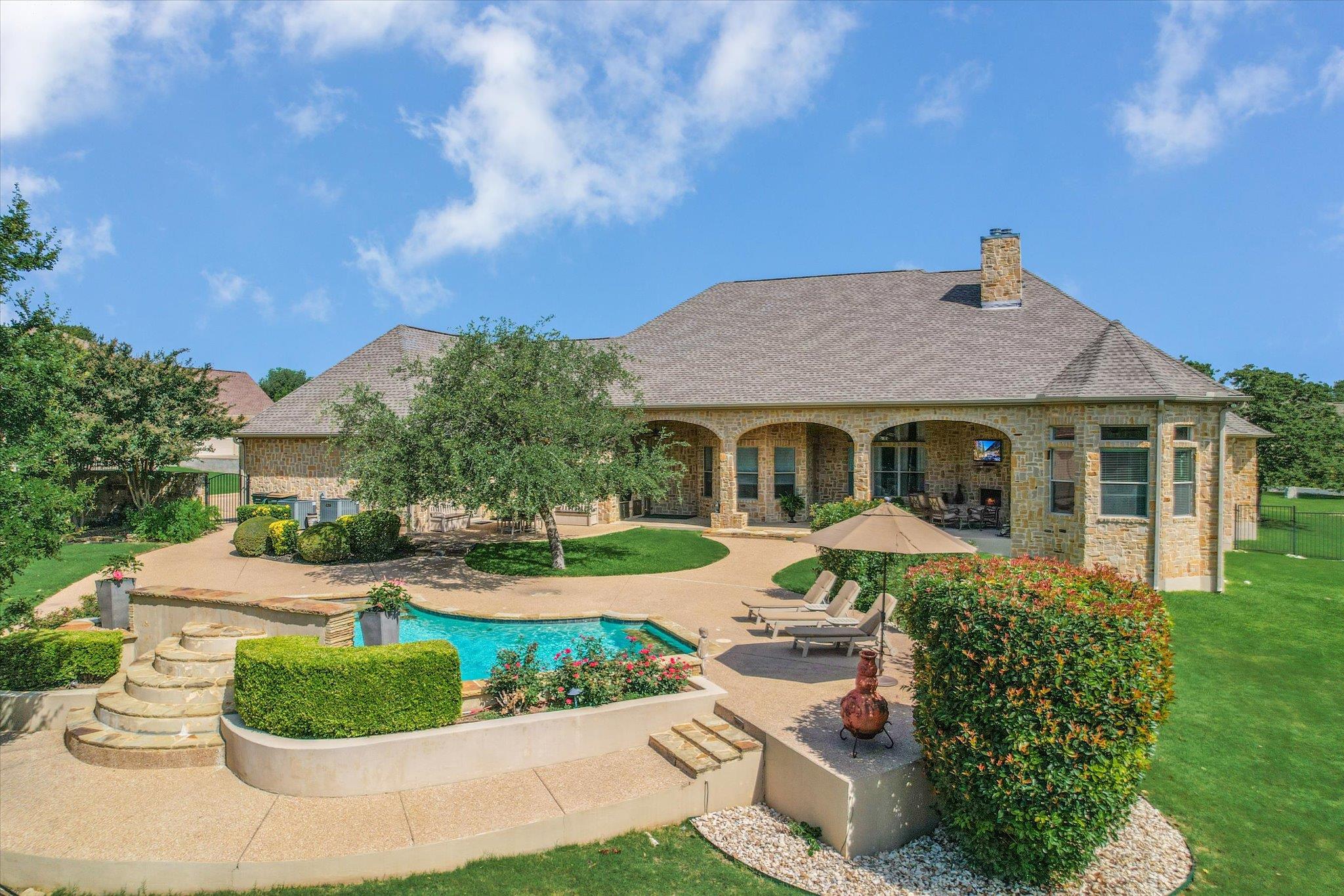124 Walnut Tree LOOP