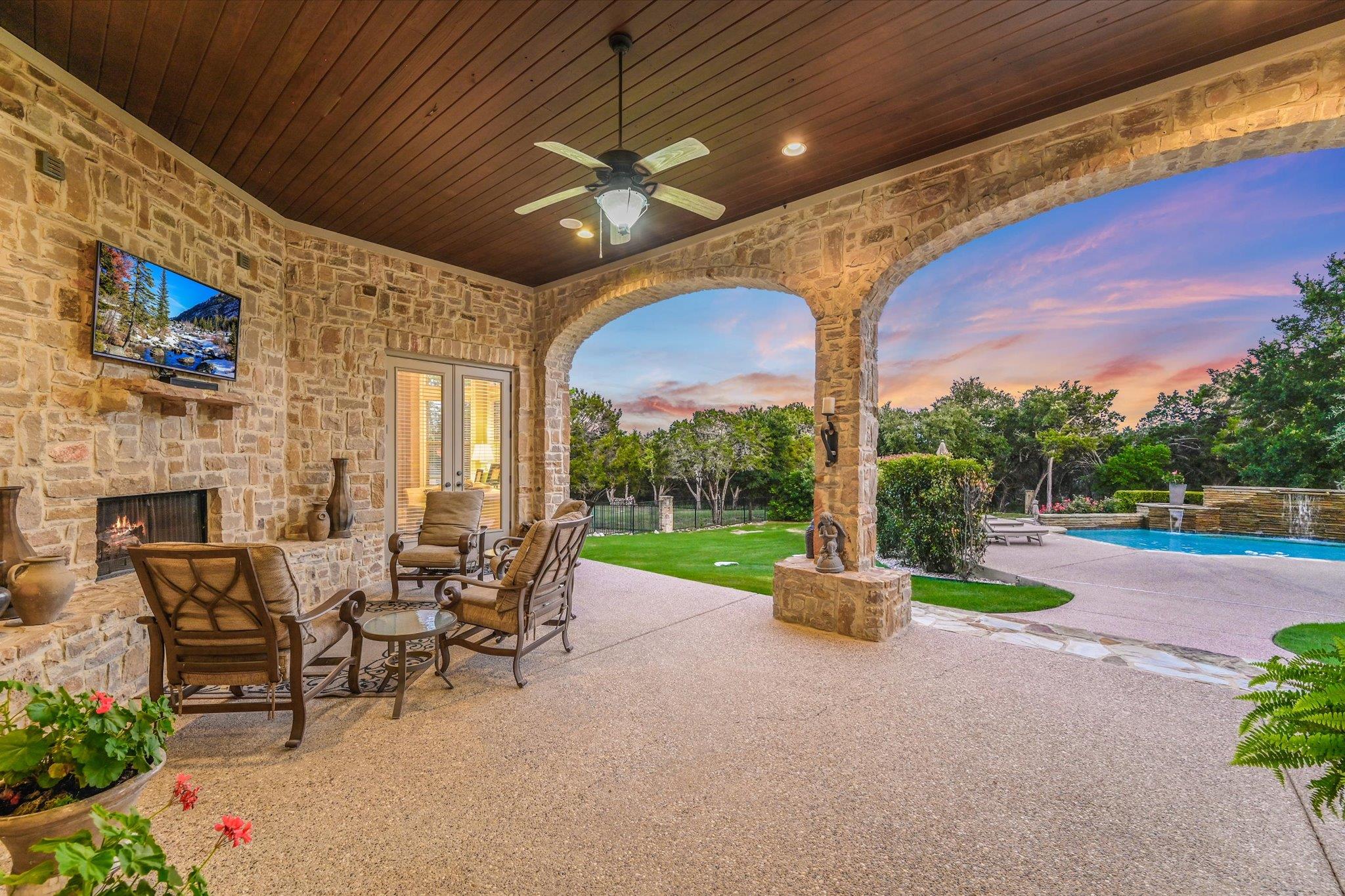 124 Walnut Tree LOOP