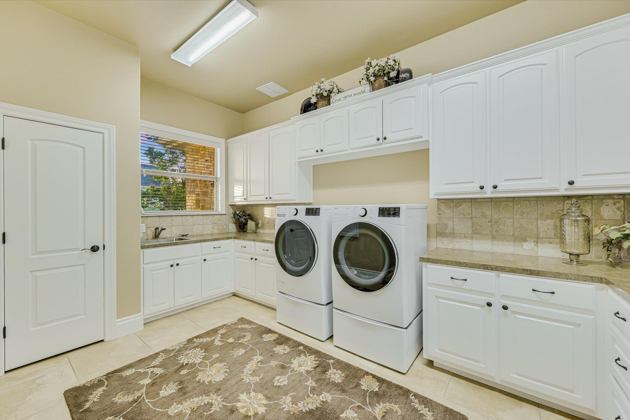 124 Walnut Tree LOOP