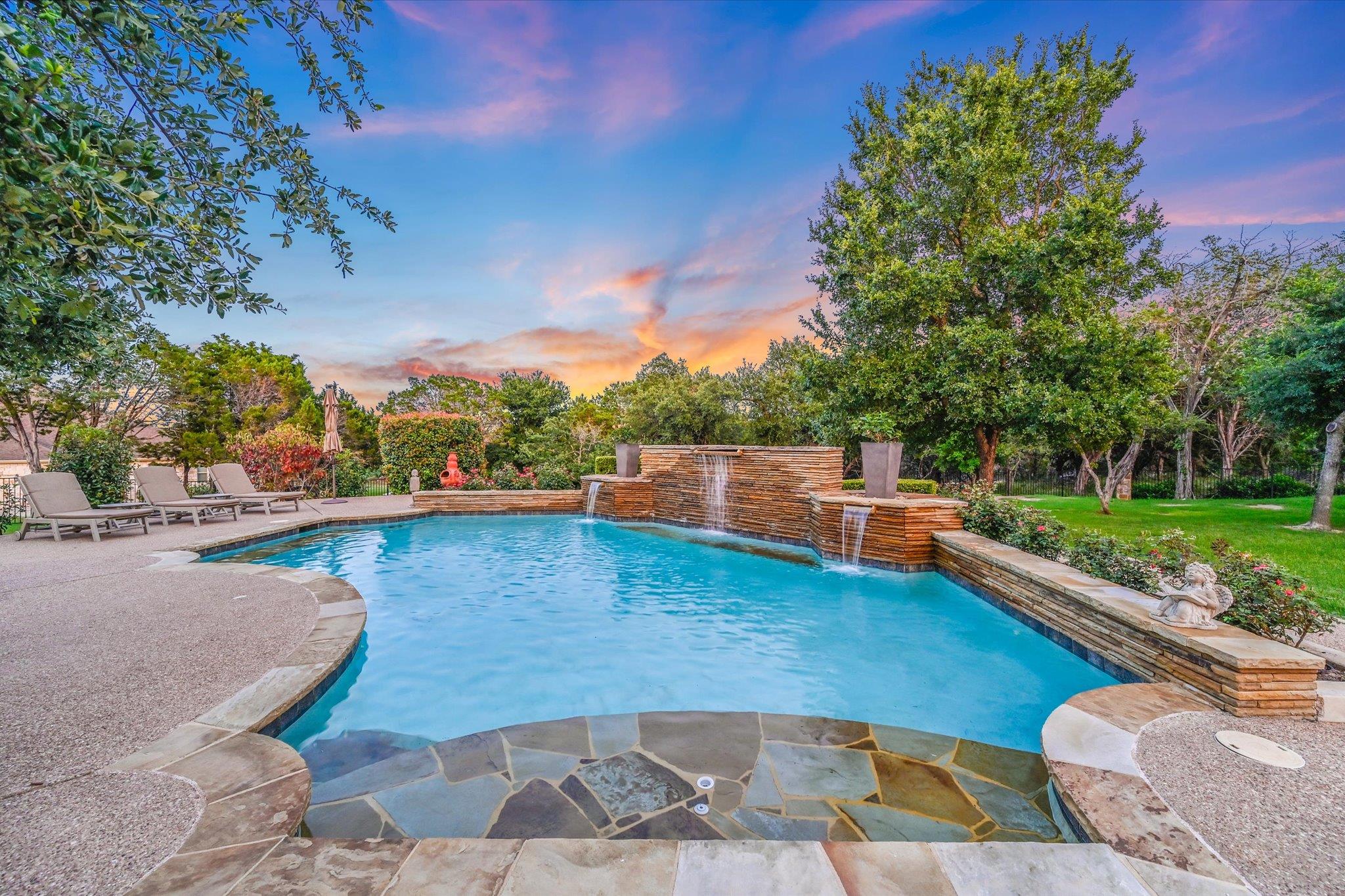 124 Walnut Tree LOOP