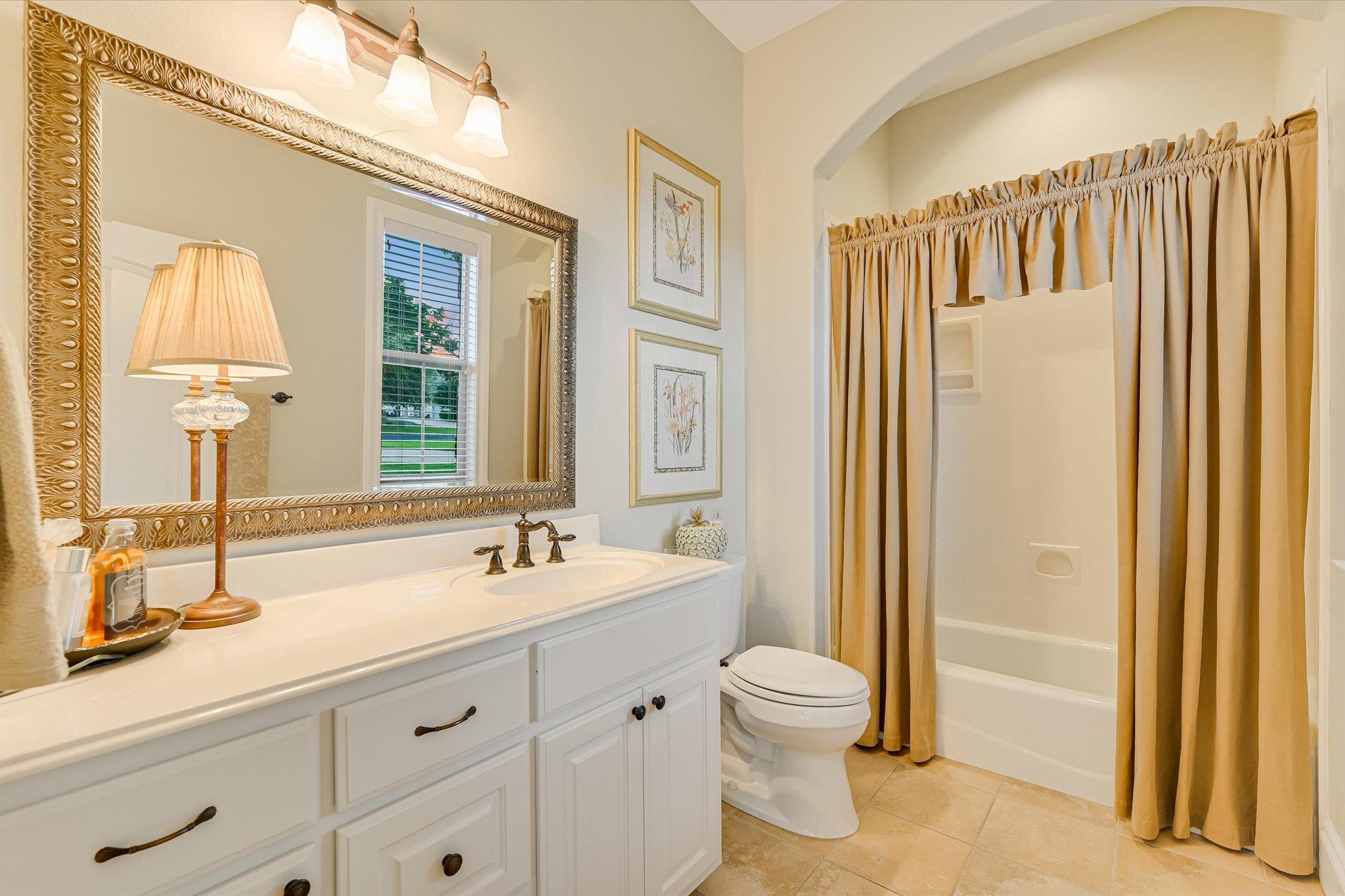 124 Walnut Tree LOOP
