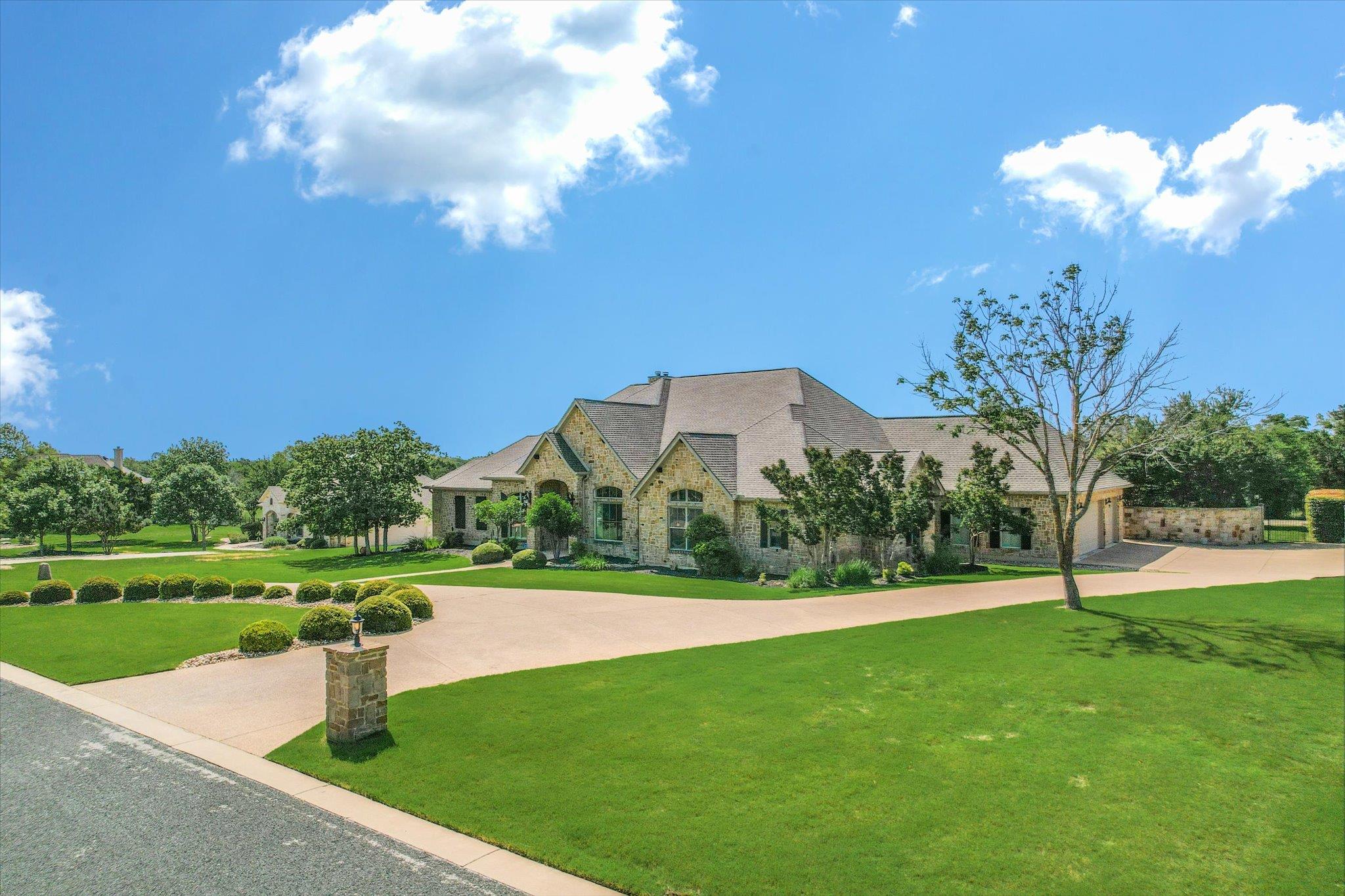 124 Walnut Tree LOOP