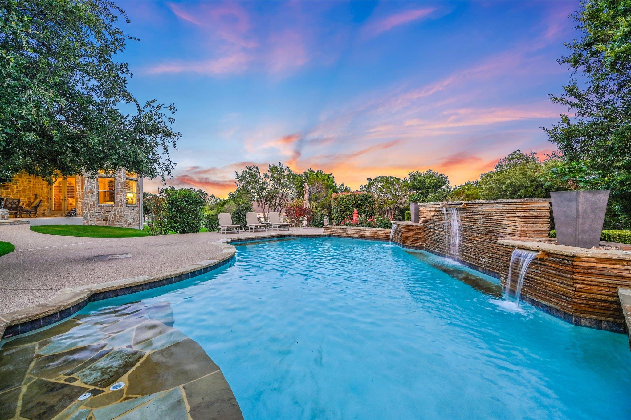 124 Walnut Tree LOOP
