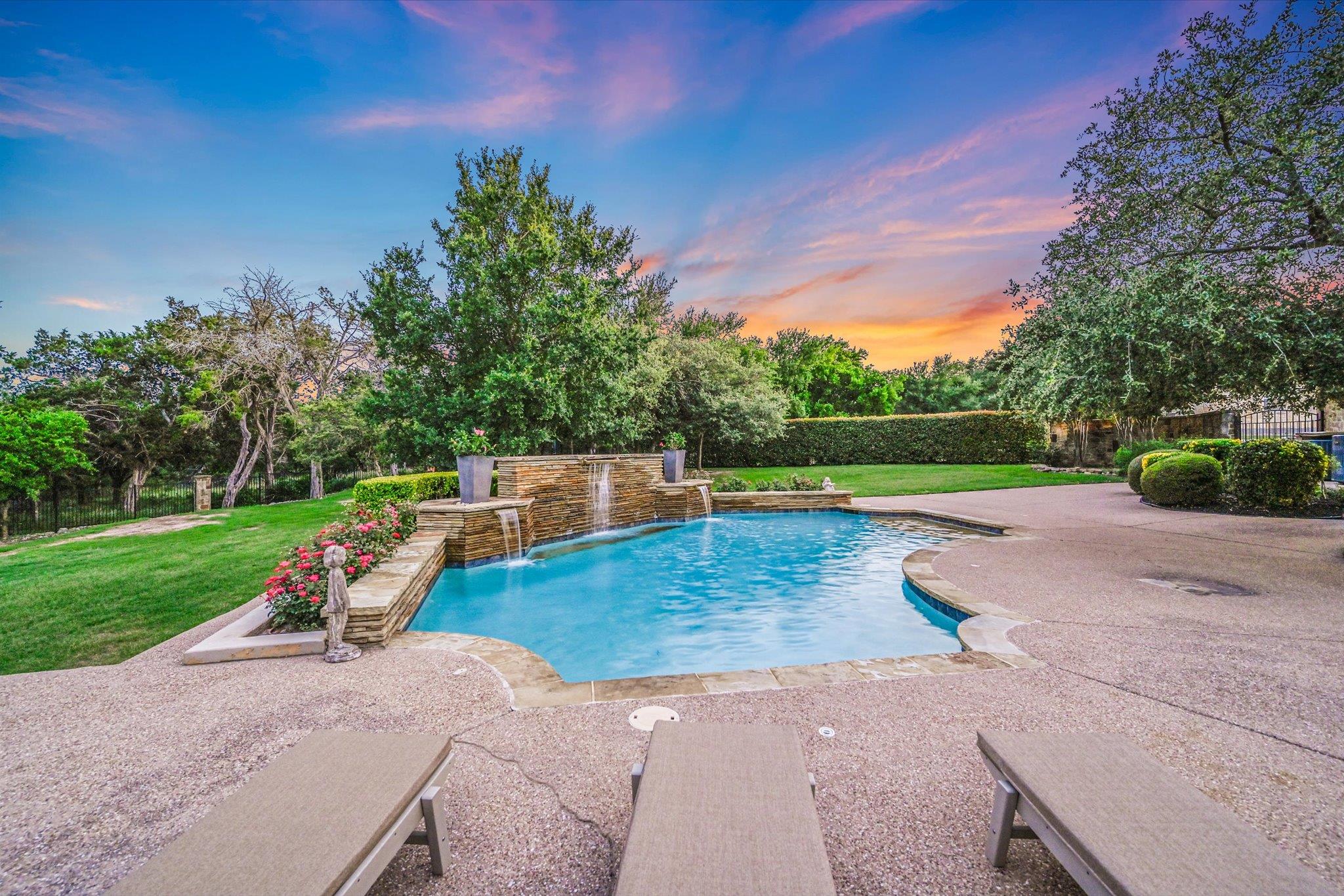 124 Walnut Tree LOOP