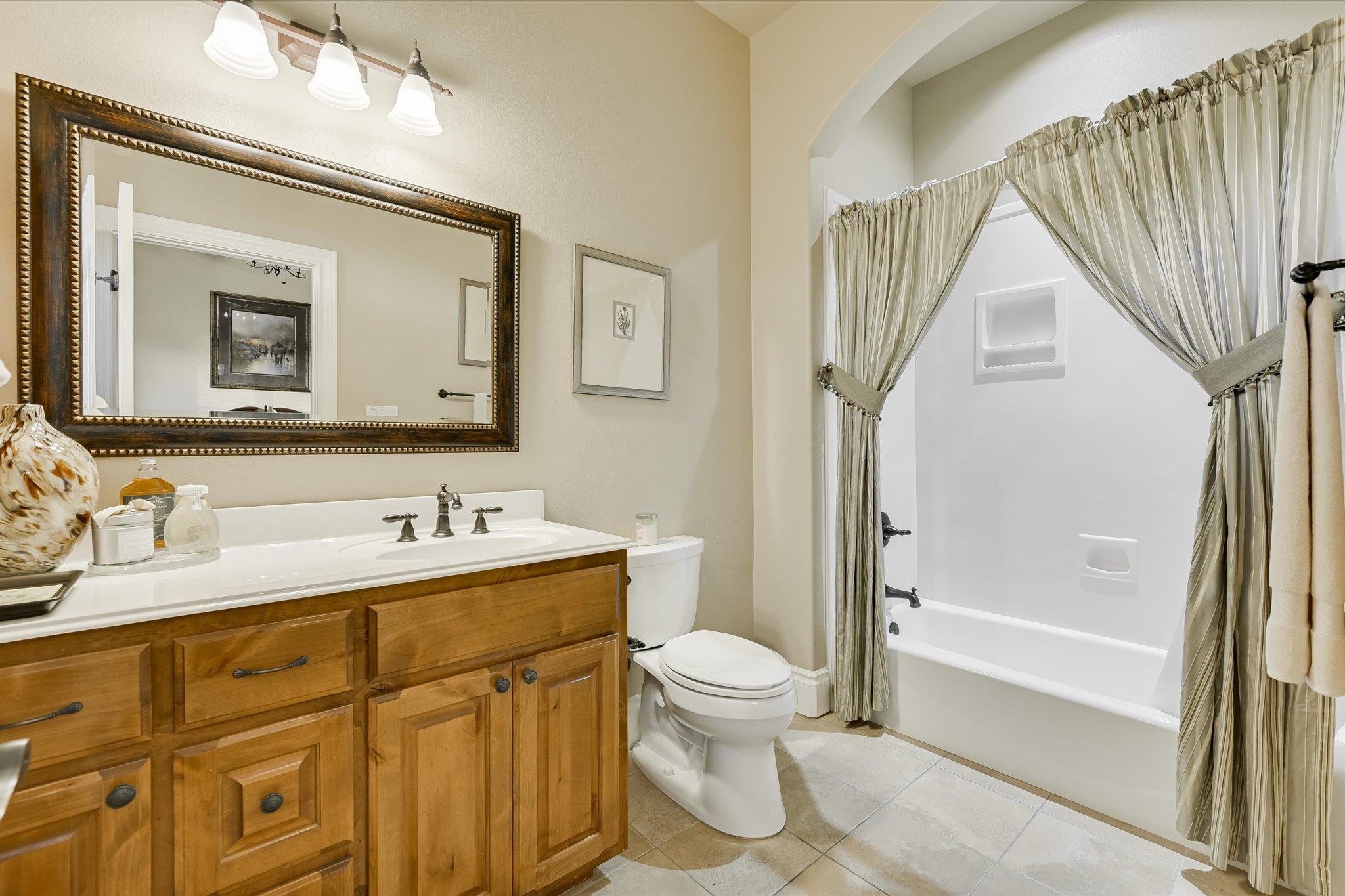 124 Walnut Tree LOOP