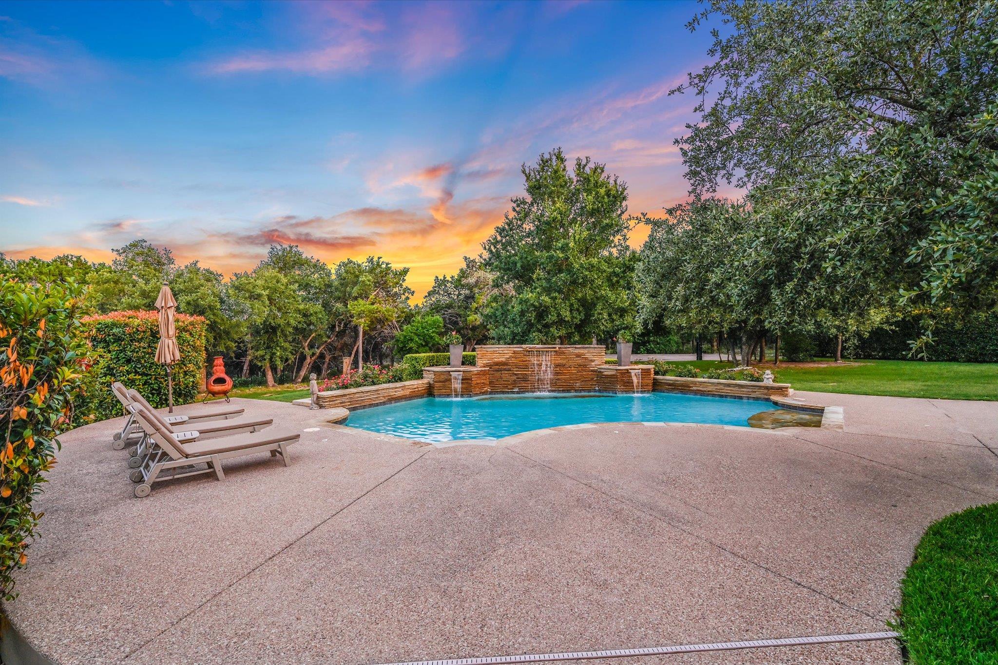 124 Walnut Tree LOOP