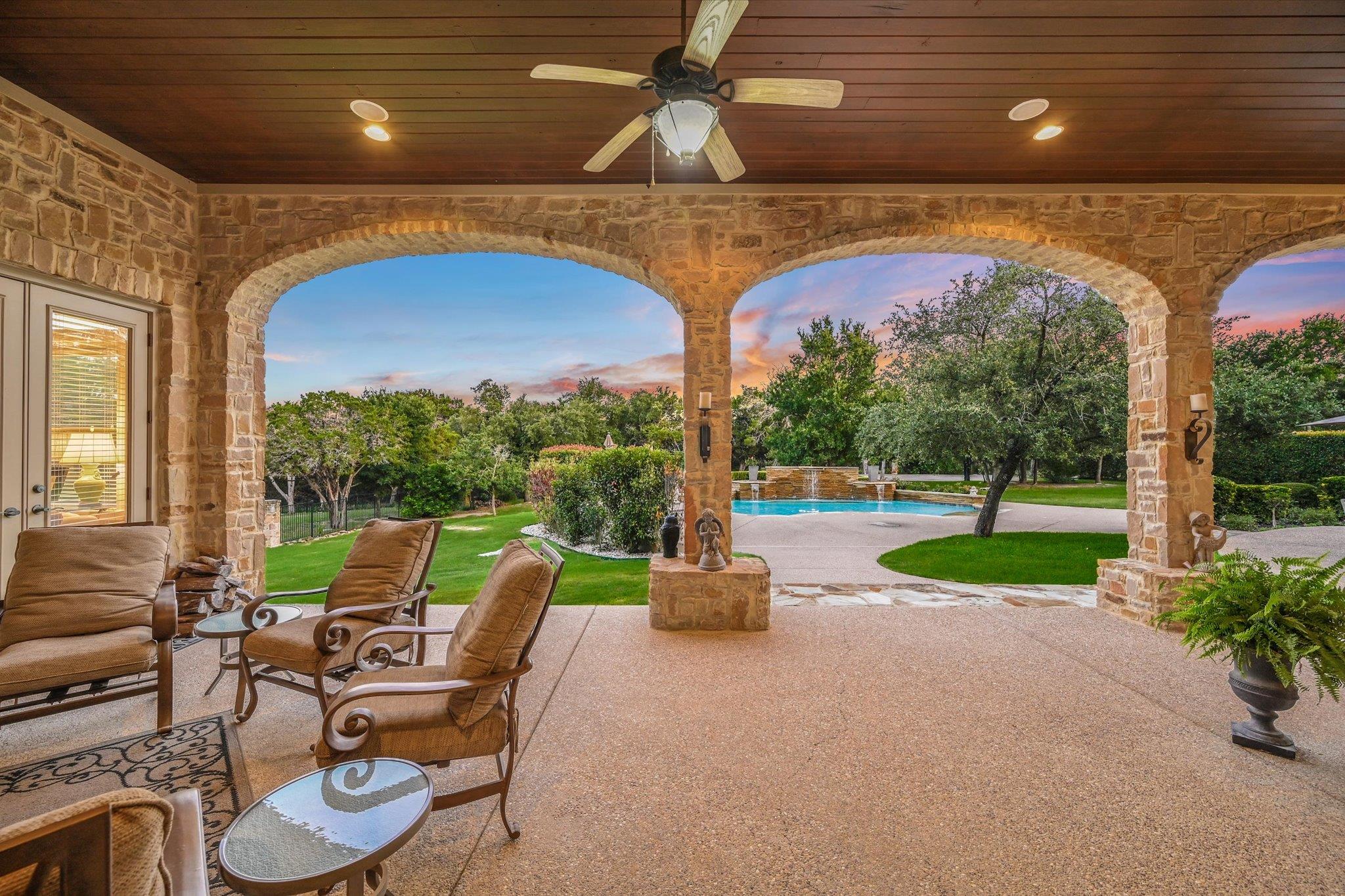 124 Walnut Tree LOOP