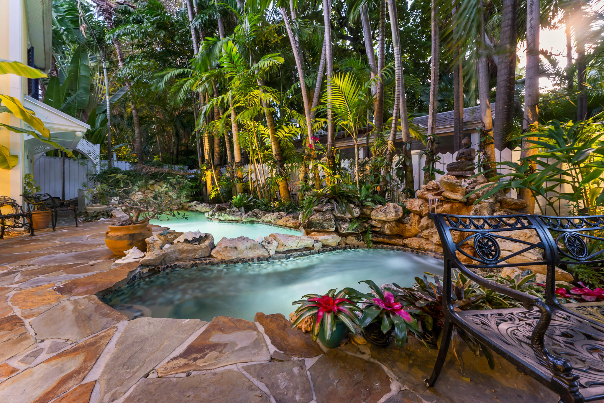 600 Elizabeth Street