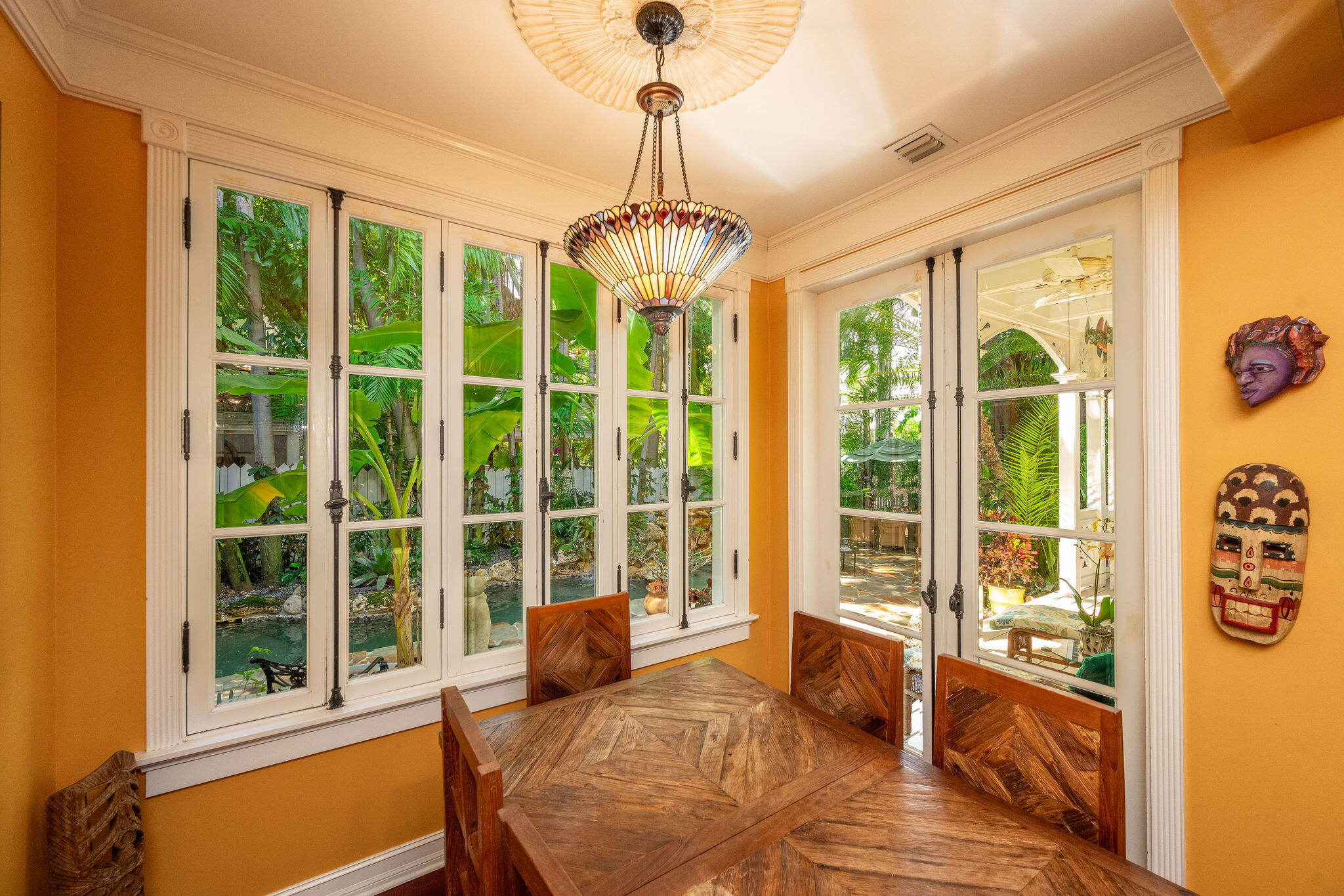 600 Elizabeth Street