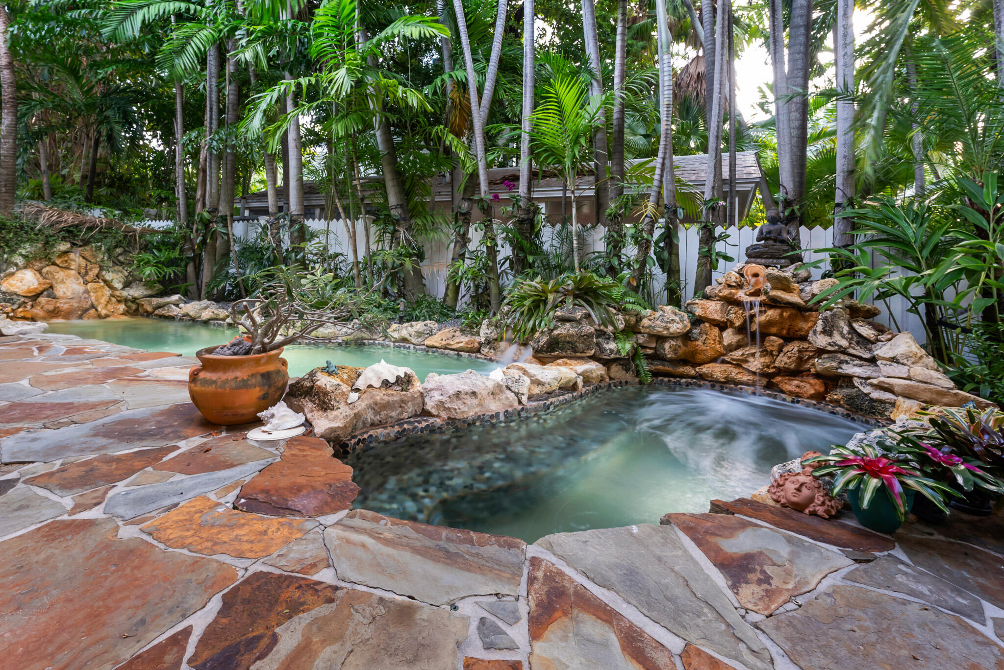 600 Elizabeth Street