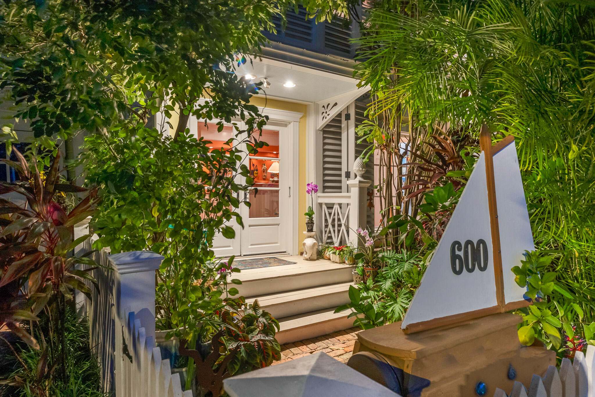 600 Elizabeth Street