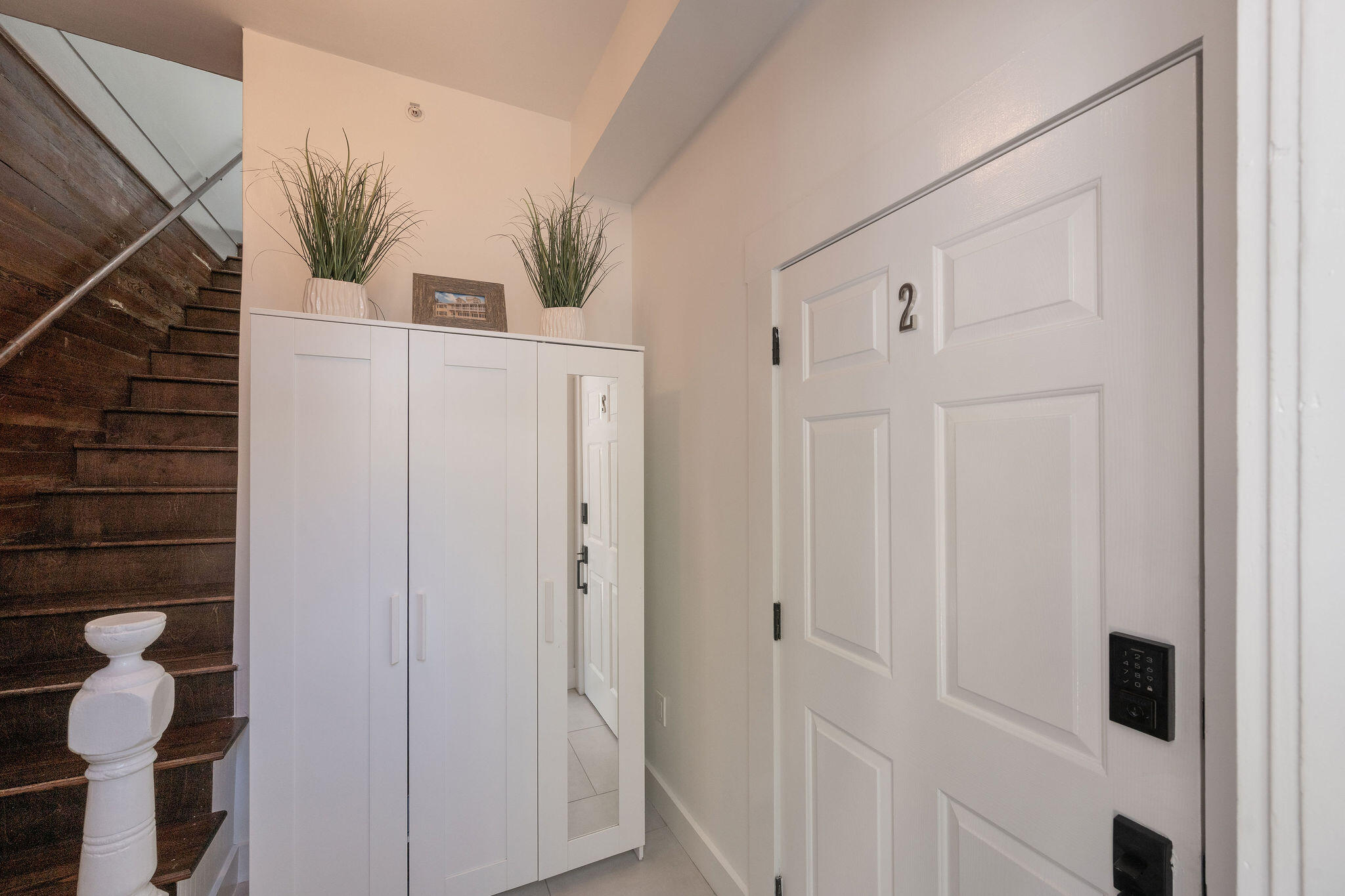 927 Thomas Street Unit: APT 2