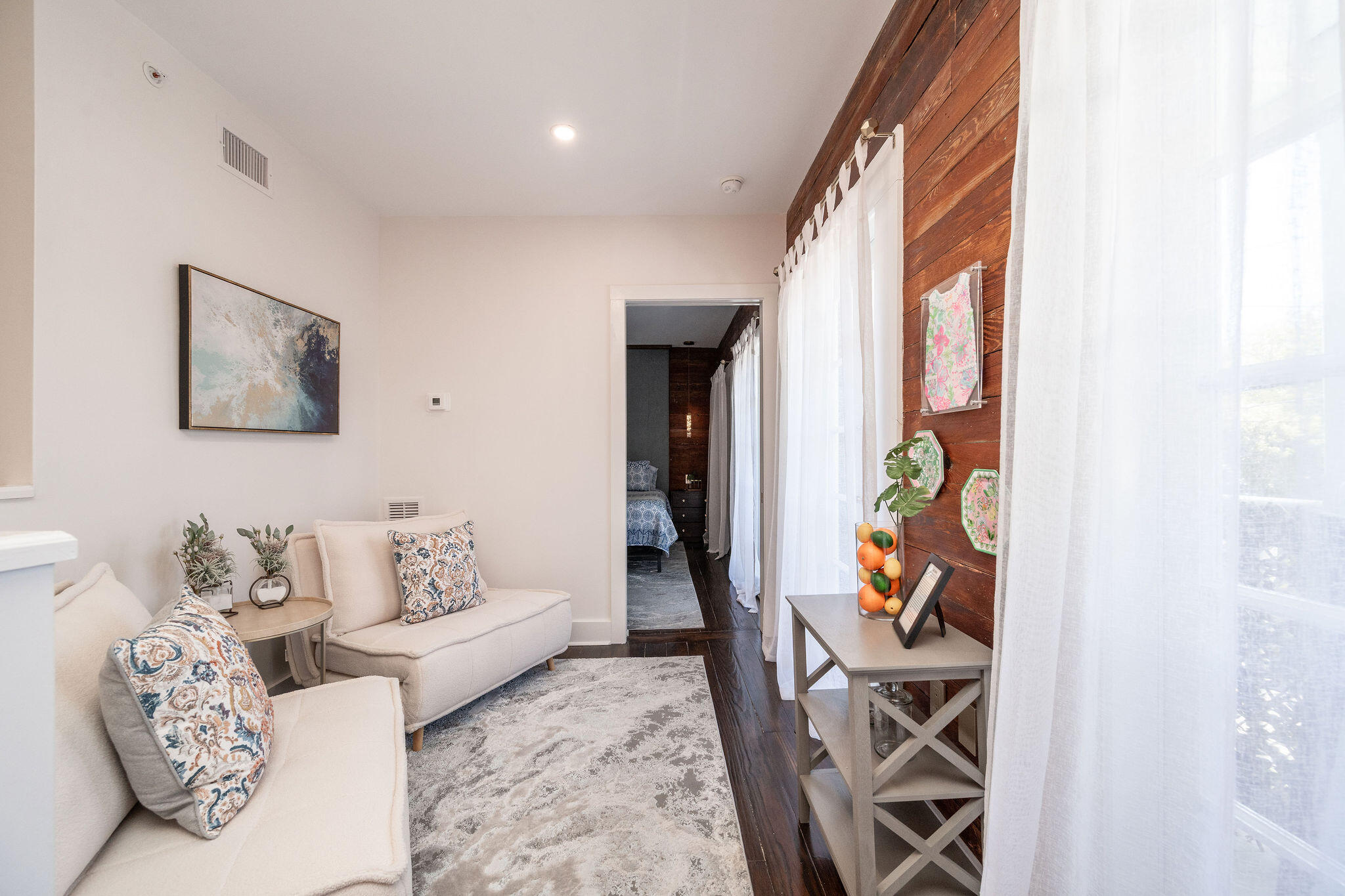 927 Thomas Street Unit: APT 2