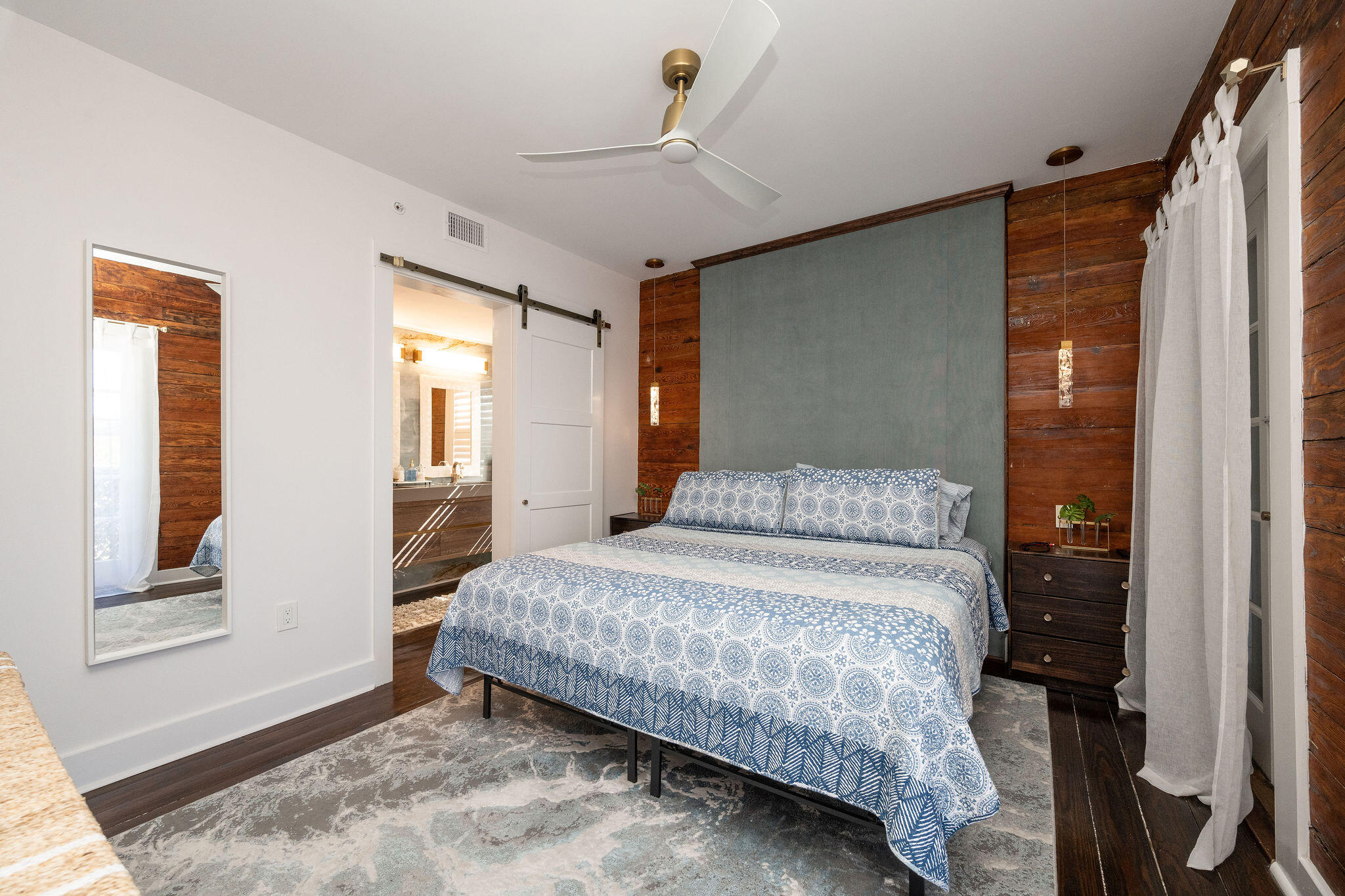 927 Thomas Street Unit: APT 2