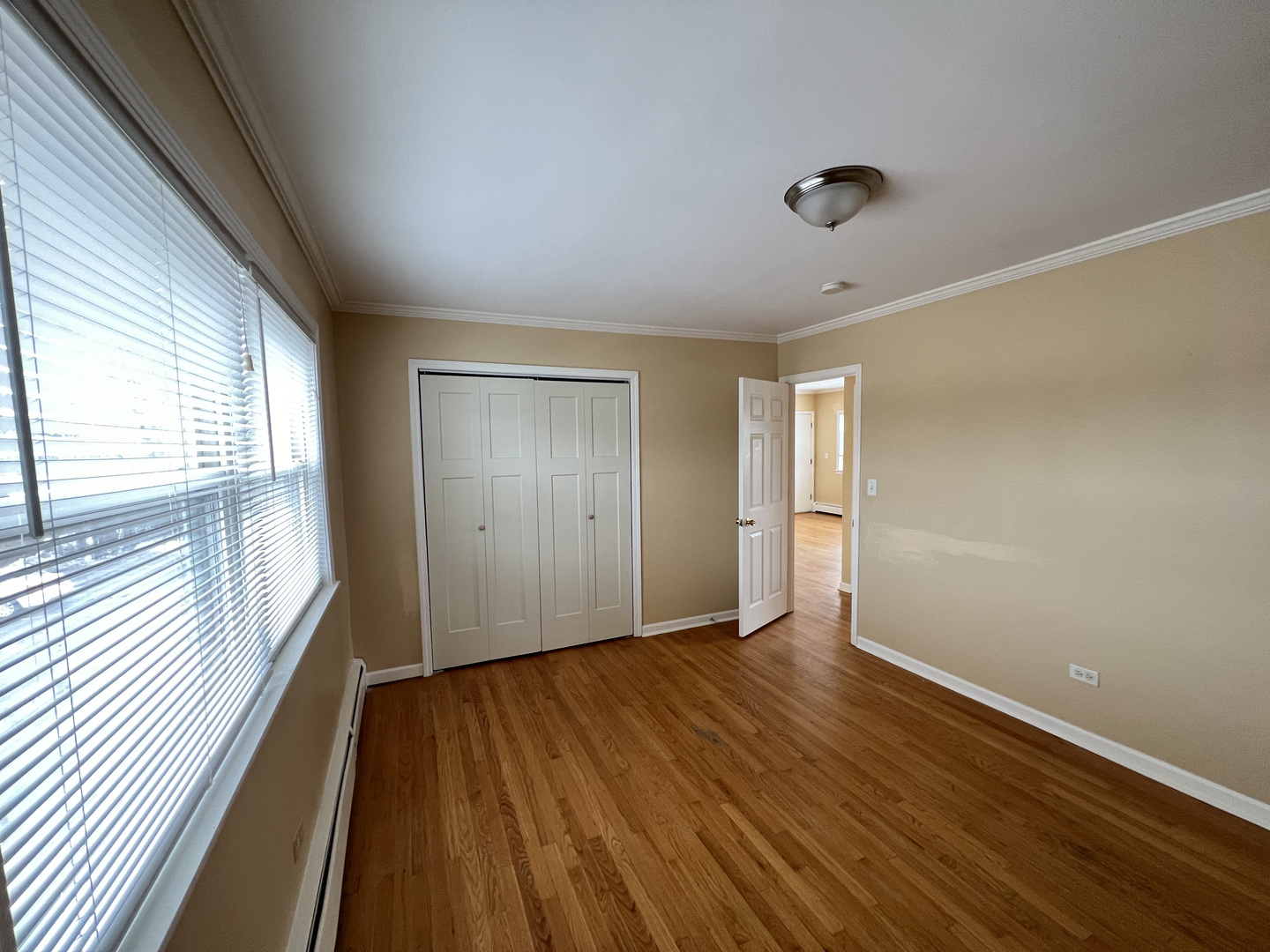 230 W JOHNSON Street Unit: 2W
