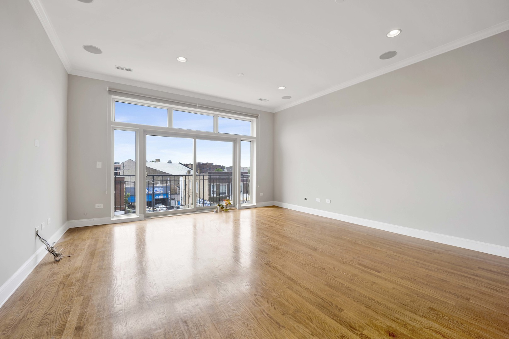 2736 W Belmont Avenue Unit: 4W