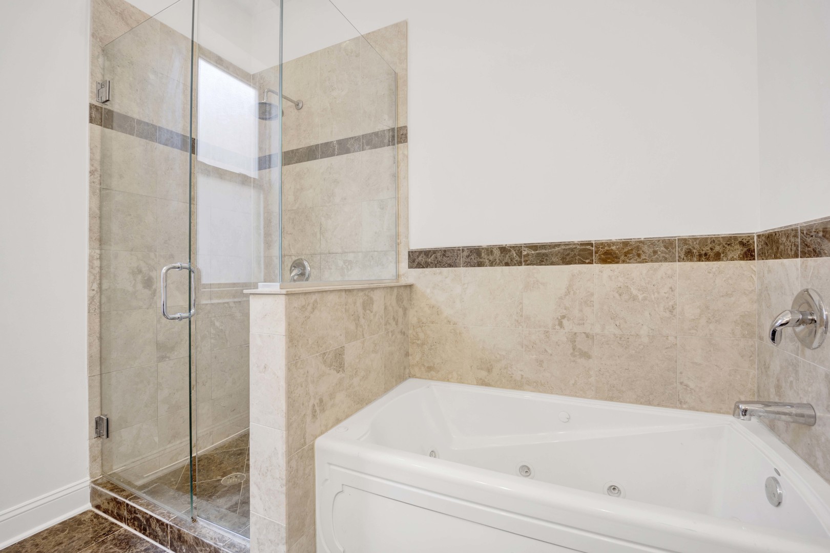 2736 W Belmont Avenue Unit: 4W