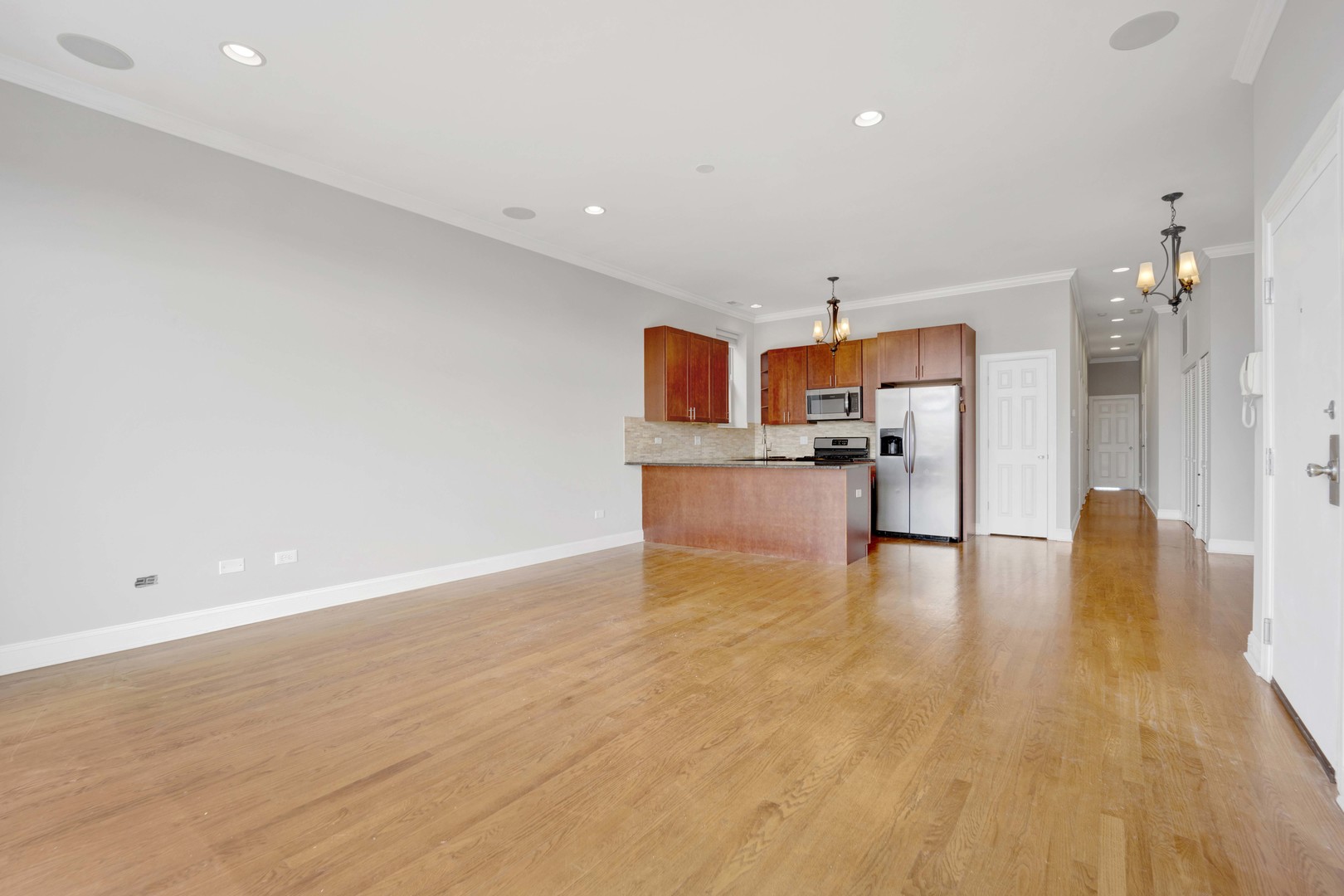 2736 W Belmont Avenue Unit: 4W