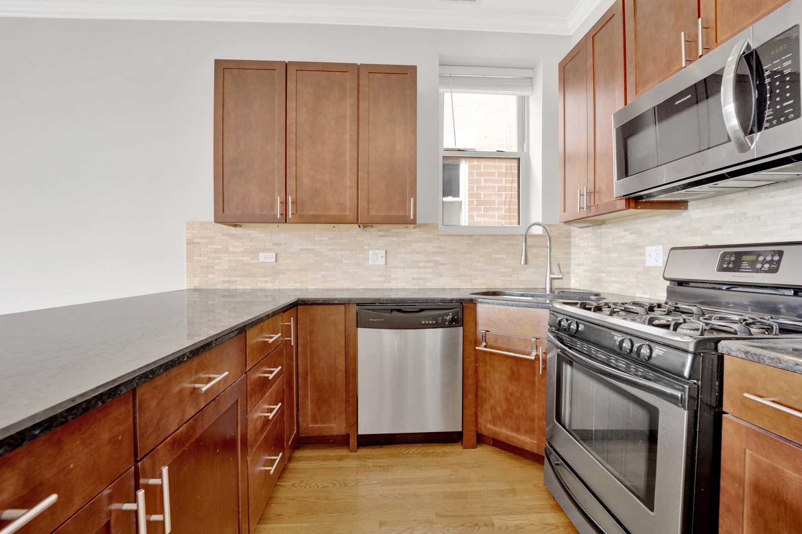 2736 W Belmont Avenue Unit: 4W