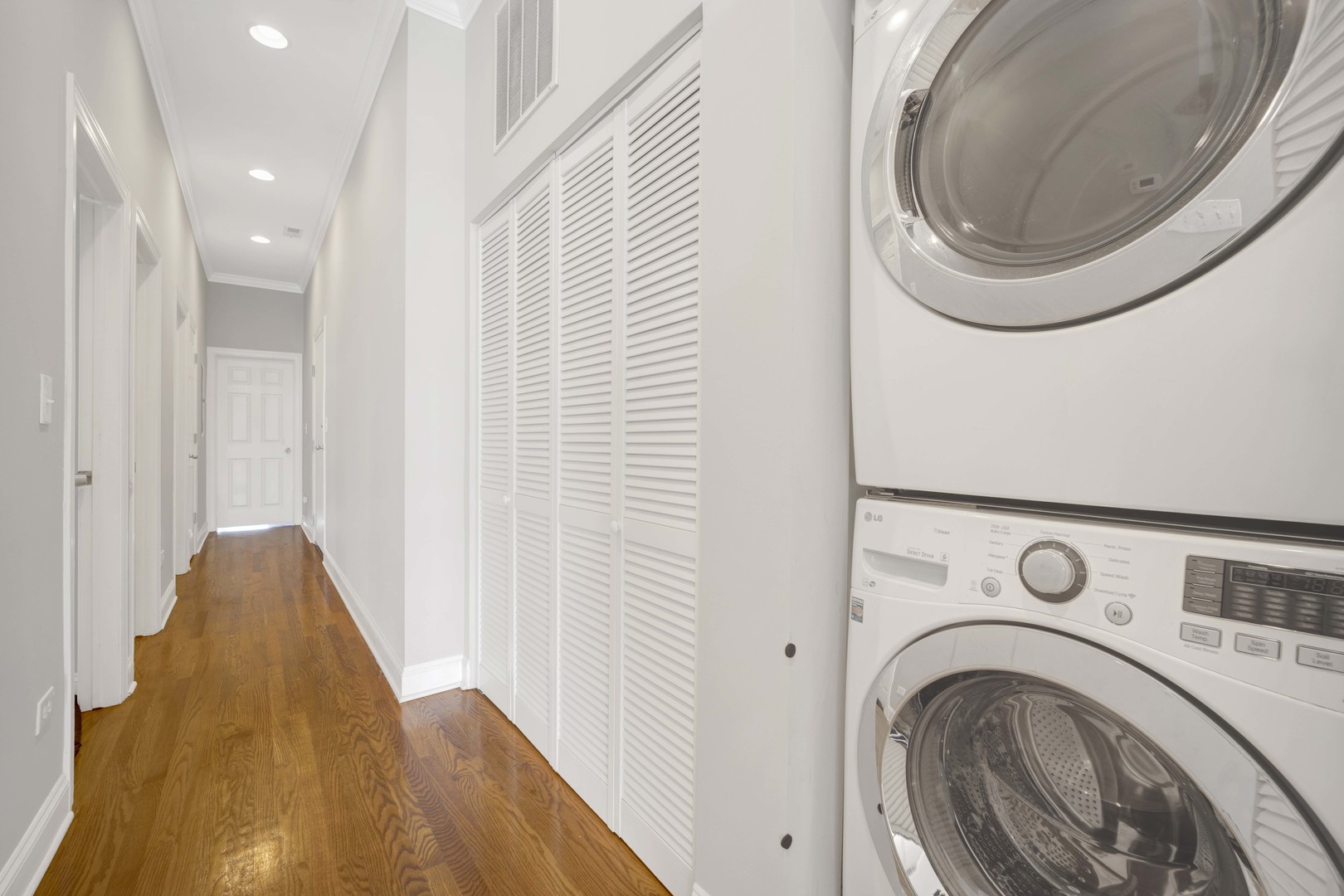 2736 W Belmont Avenue Unit: 4W