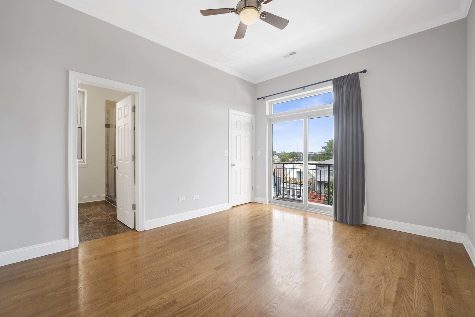 2736 W Belmont Avenue Unit: 4W