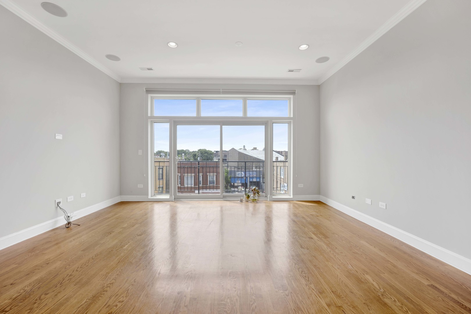 2736 W Belmont Avenue Unit: 4W