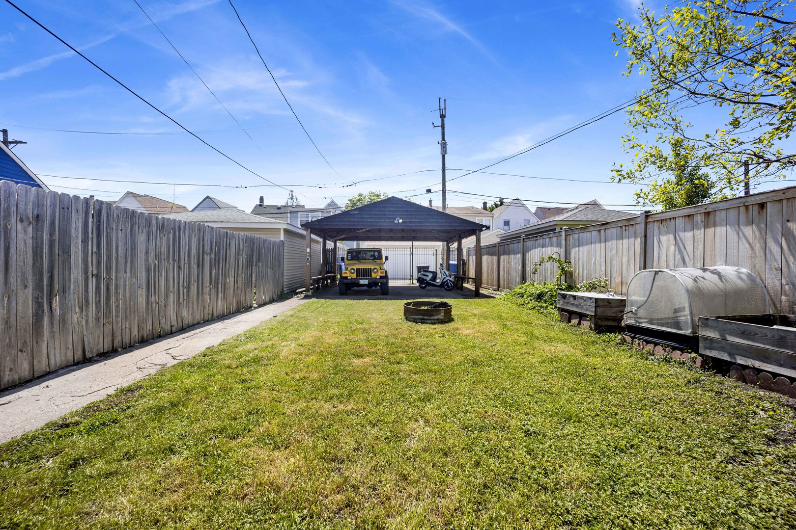 3721 W Shakespeare Avenue