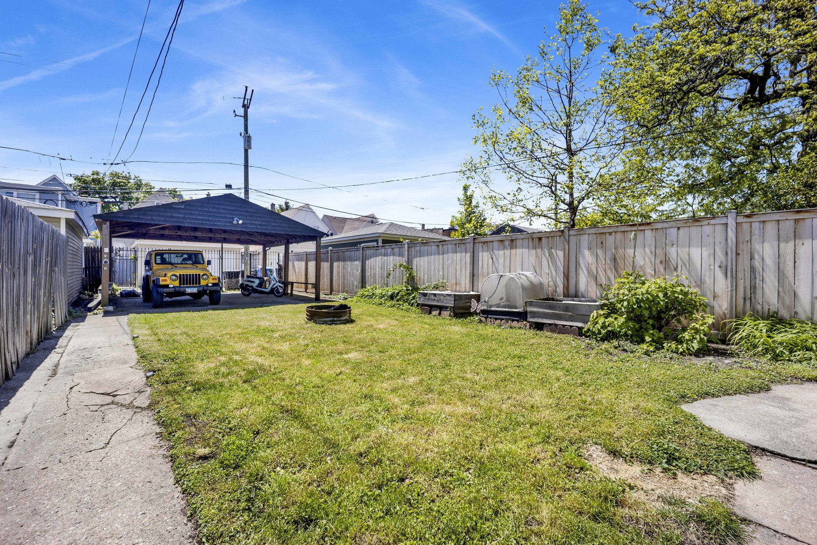 3721 W Shakespeare Avenue