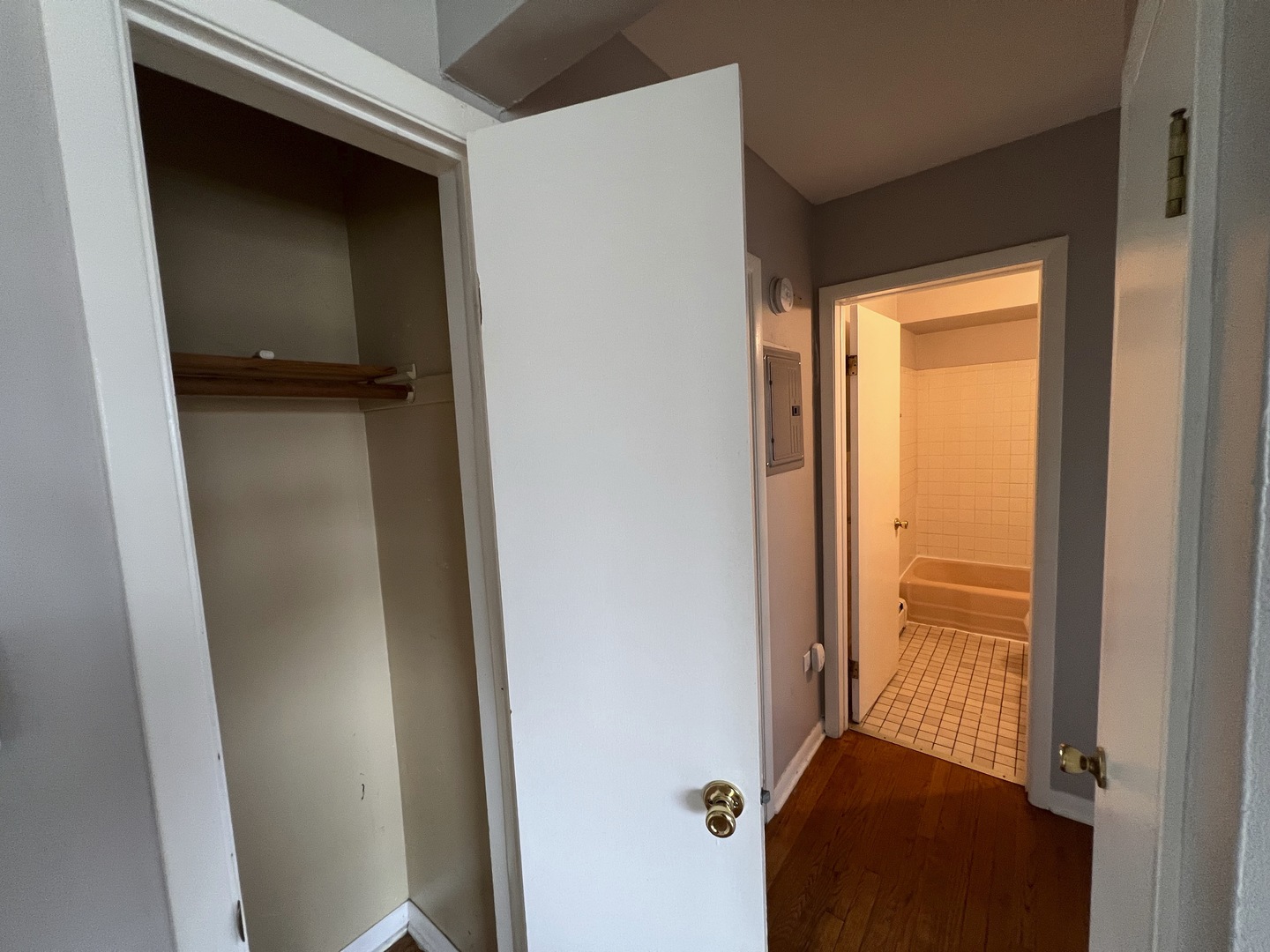 236 W Johnson Street Unit: 2E