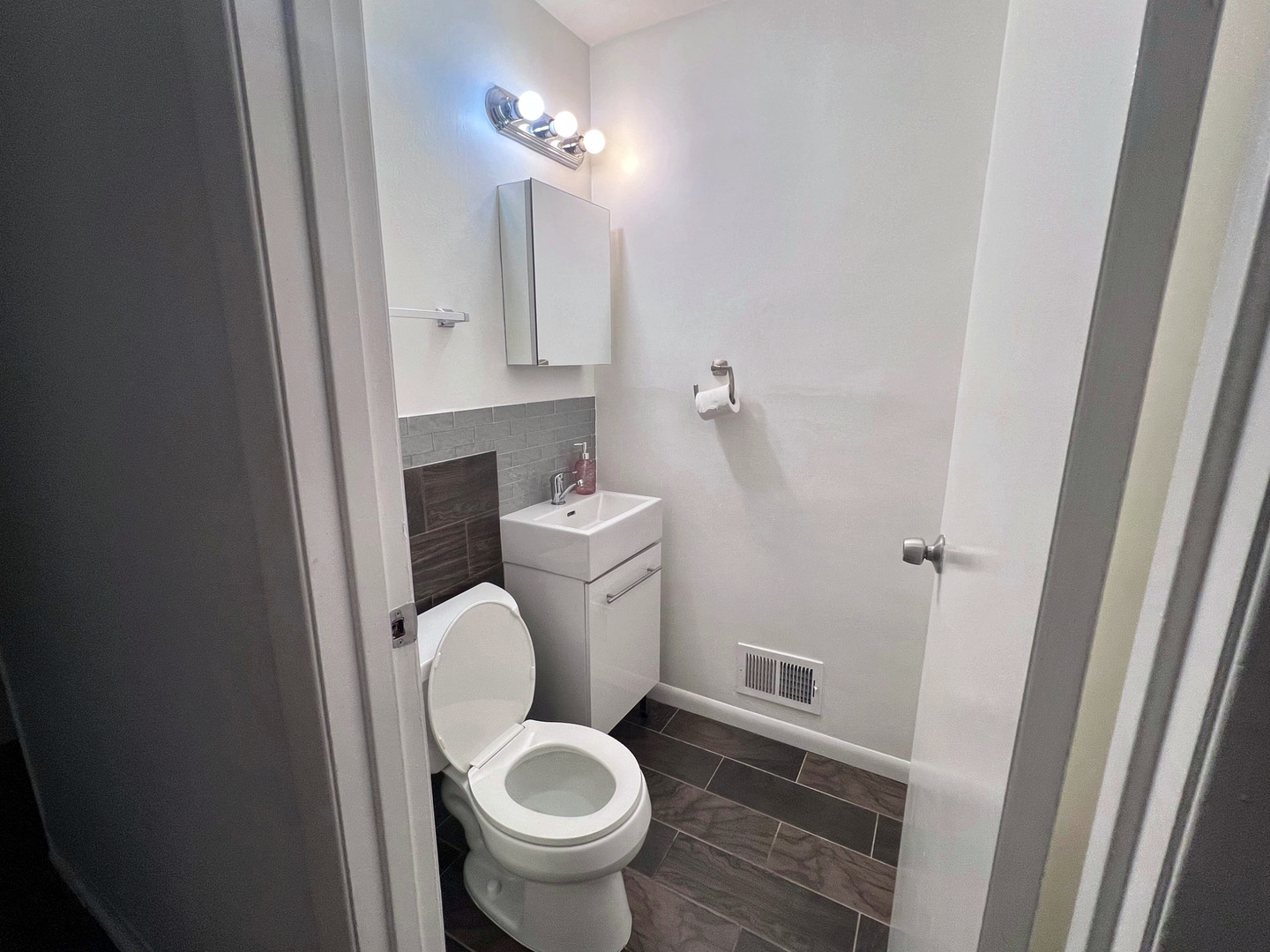 7216 W Crain Street Unit: 1