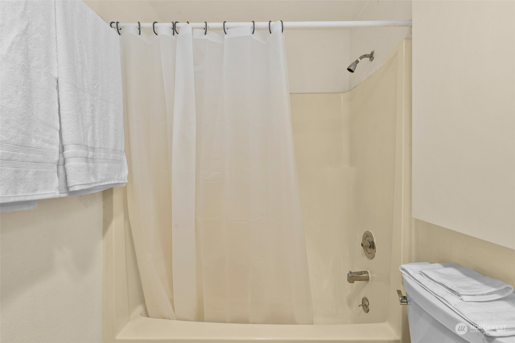 12434 Ambaum Blvd SW #209