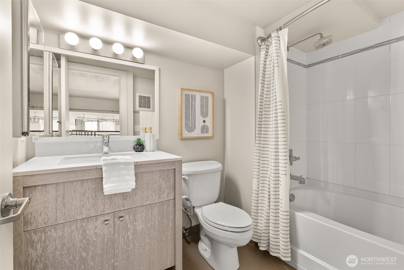 530 Broadway E Unit: 113