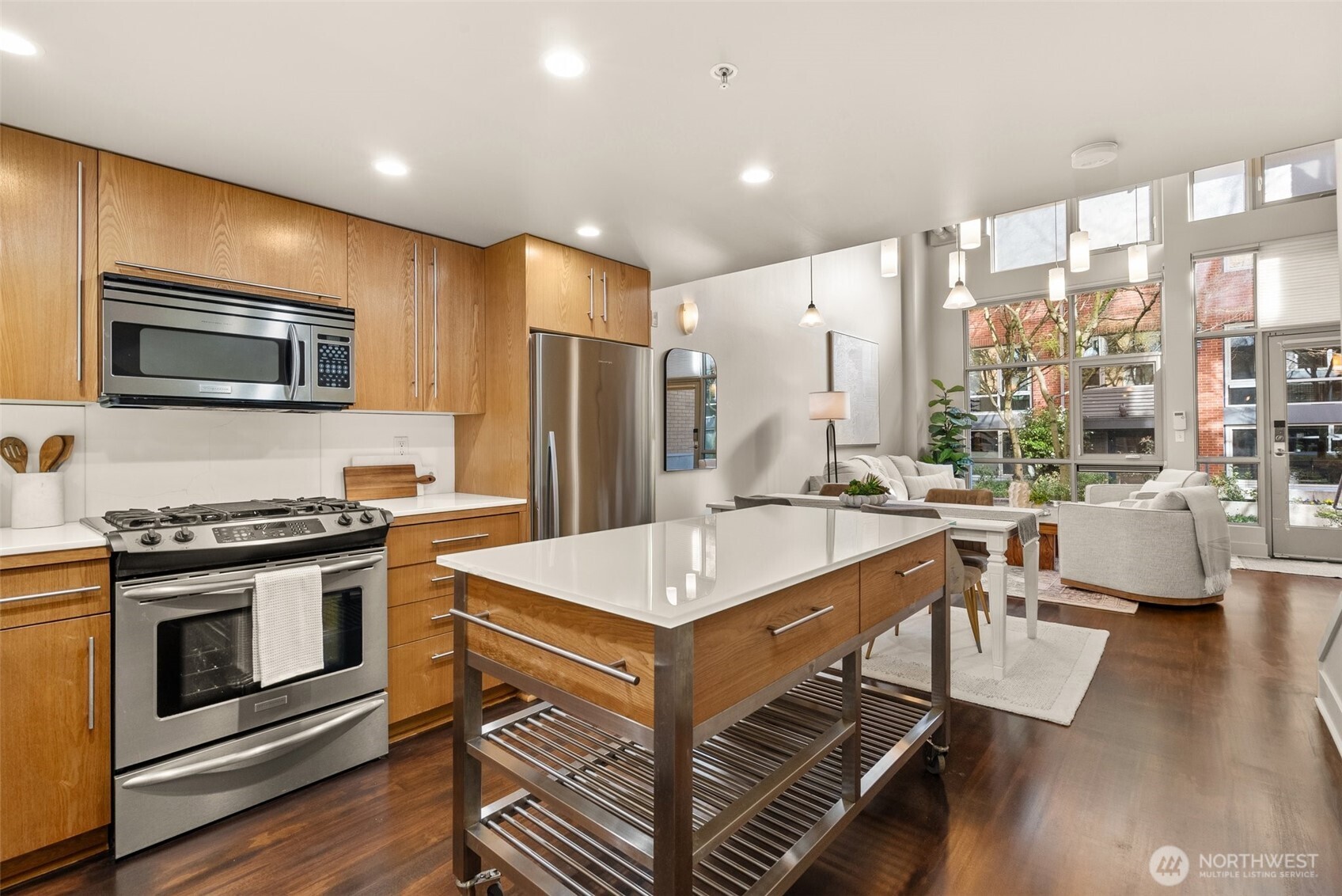 530 Broadway E Unit: 113