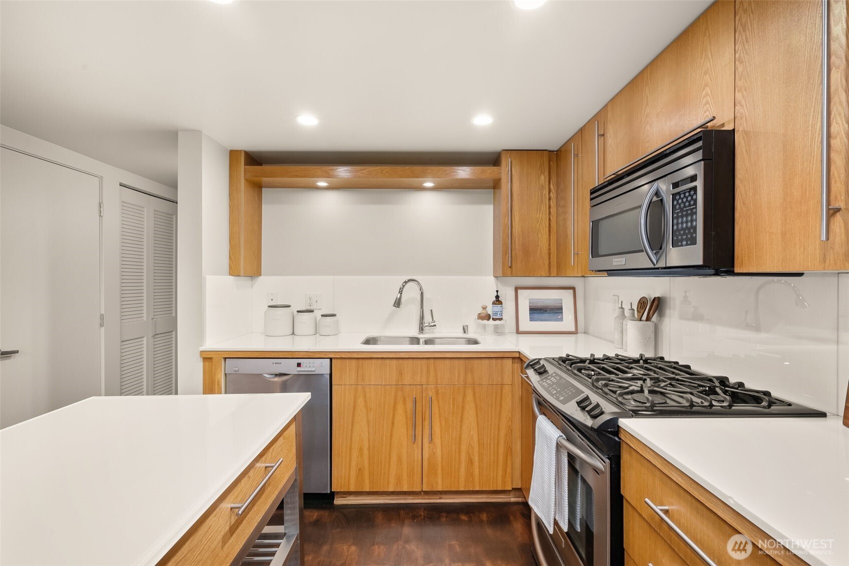 530 Broadway E Unit: 113