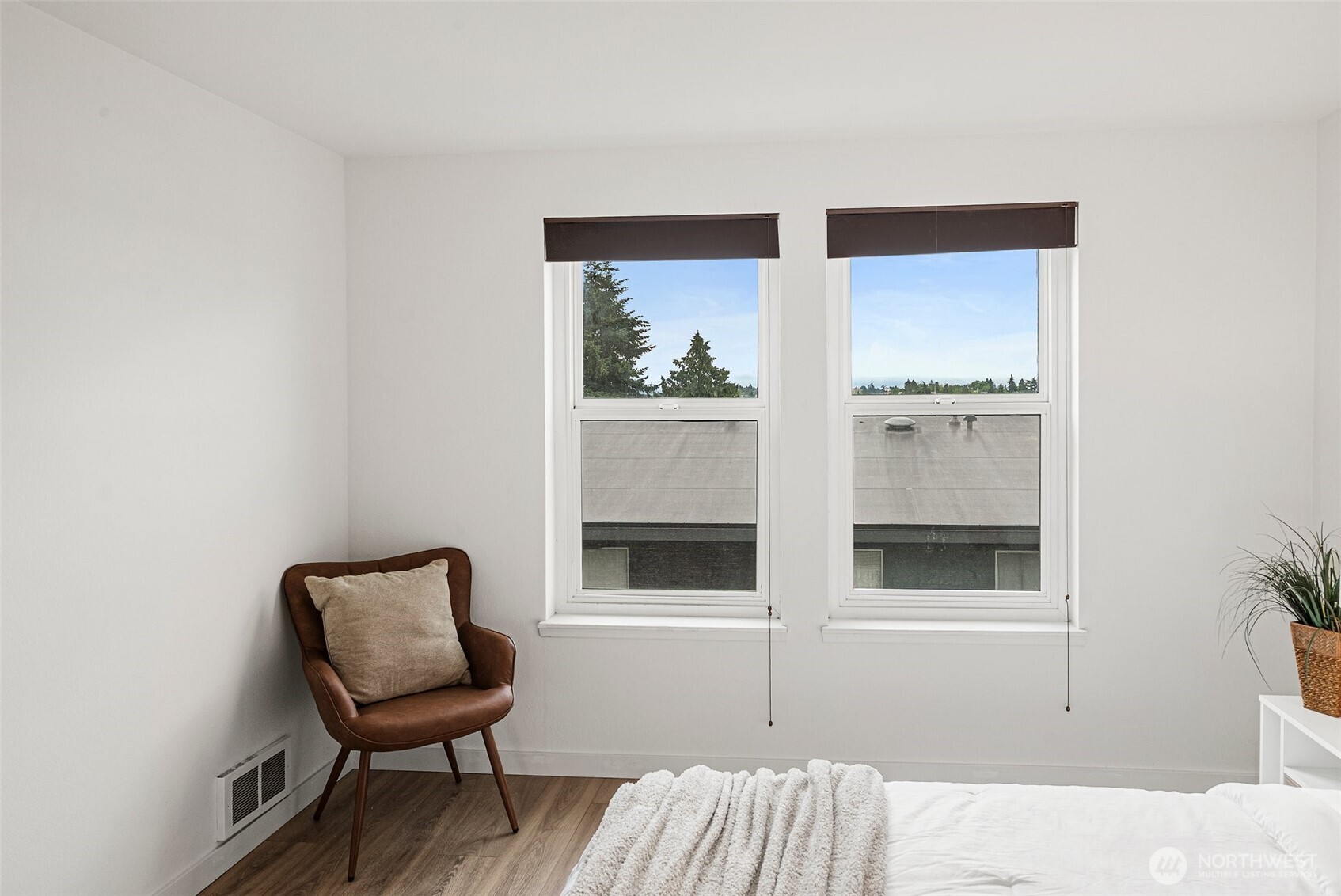 411 N 90th St Unit: 406