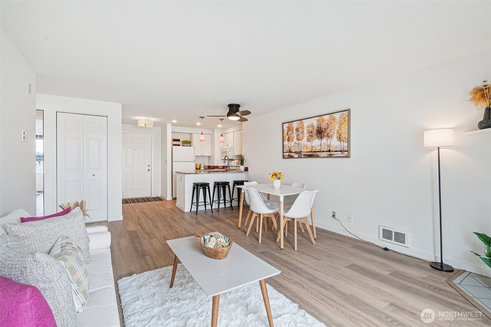411 N 90th St Unit: 406